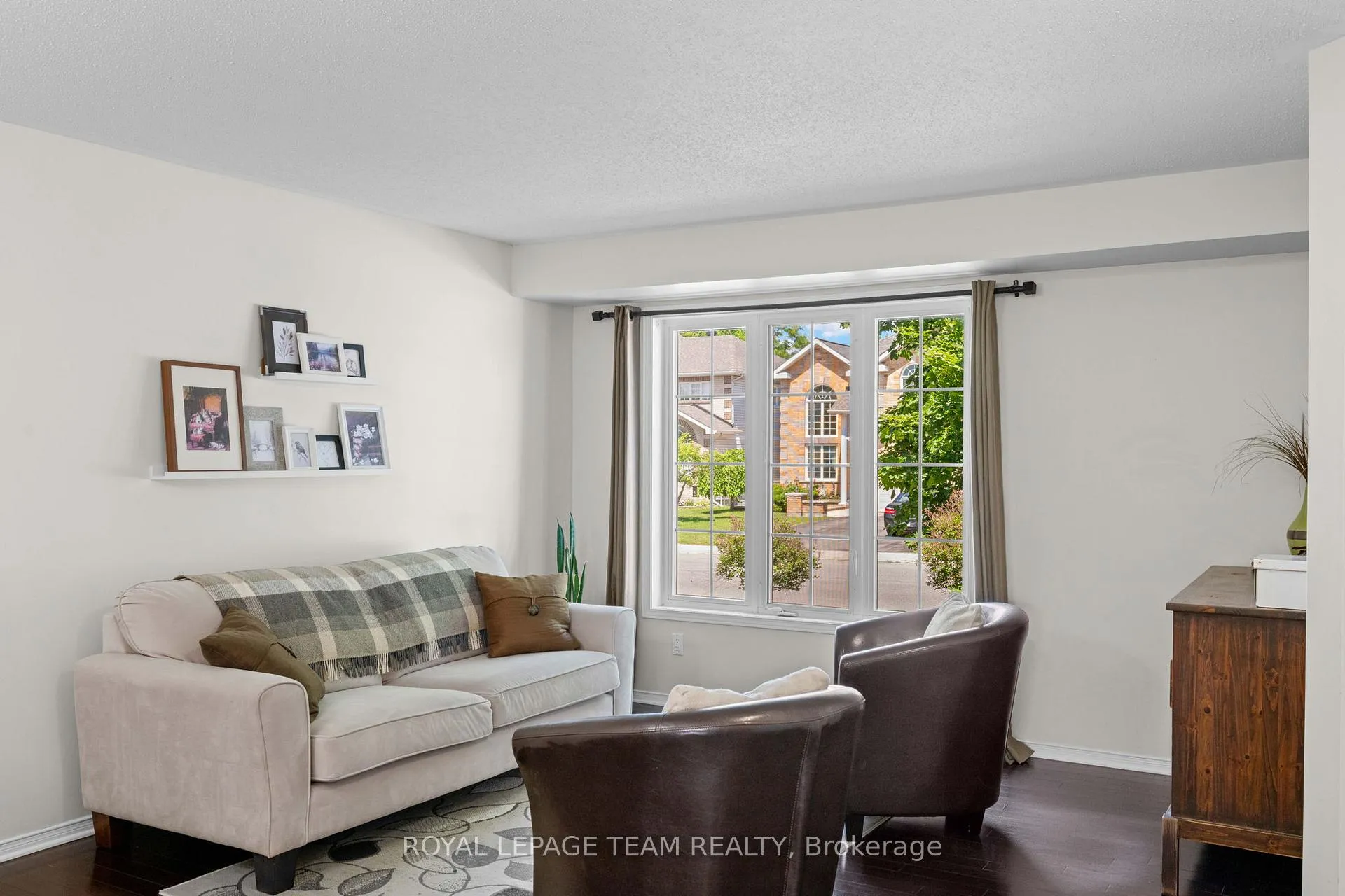 Photo 7 of 73 Deerfox Drive, Ottawa, Barrhaven - Longfields — HOMEH