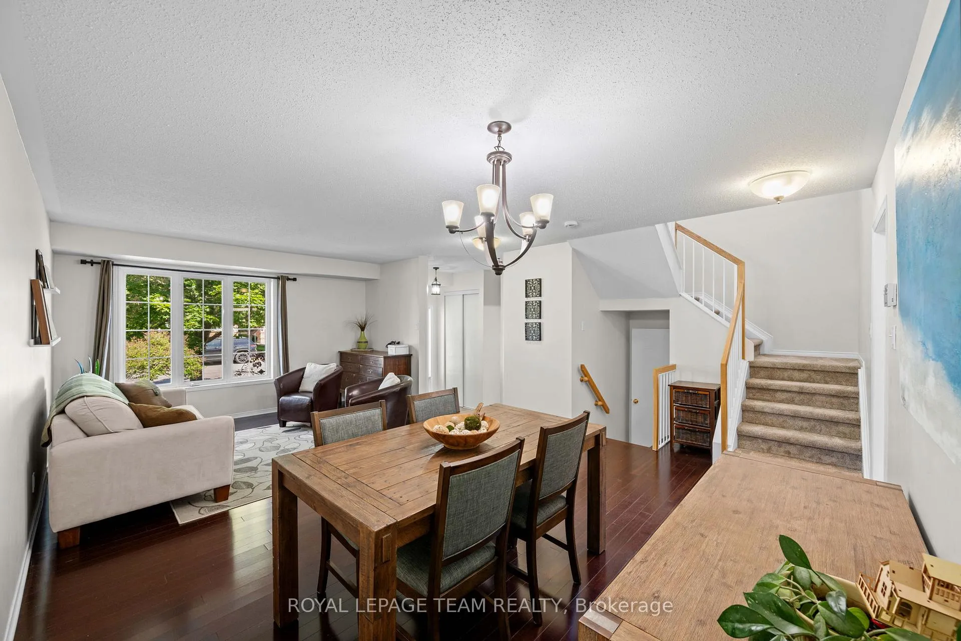 Photo 11 of 73 Deerfox Drive, Ottawa, Barrhaven - Longfields — HOMEH