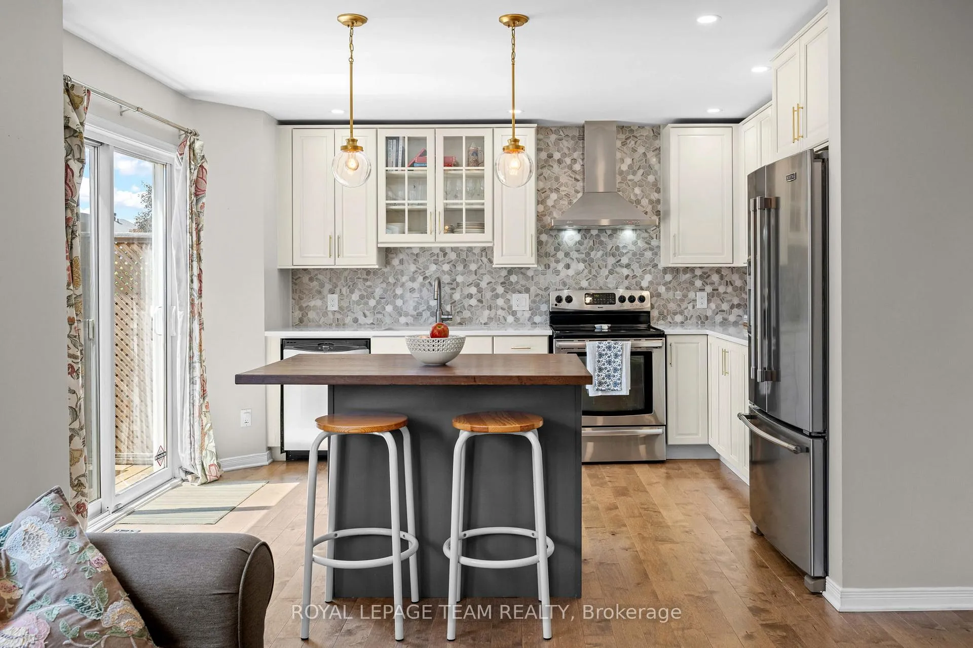 Photo 19 of 73 Deerfox Drive, Ottawa, Barrhaven - Longfields — HOMEH