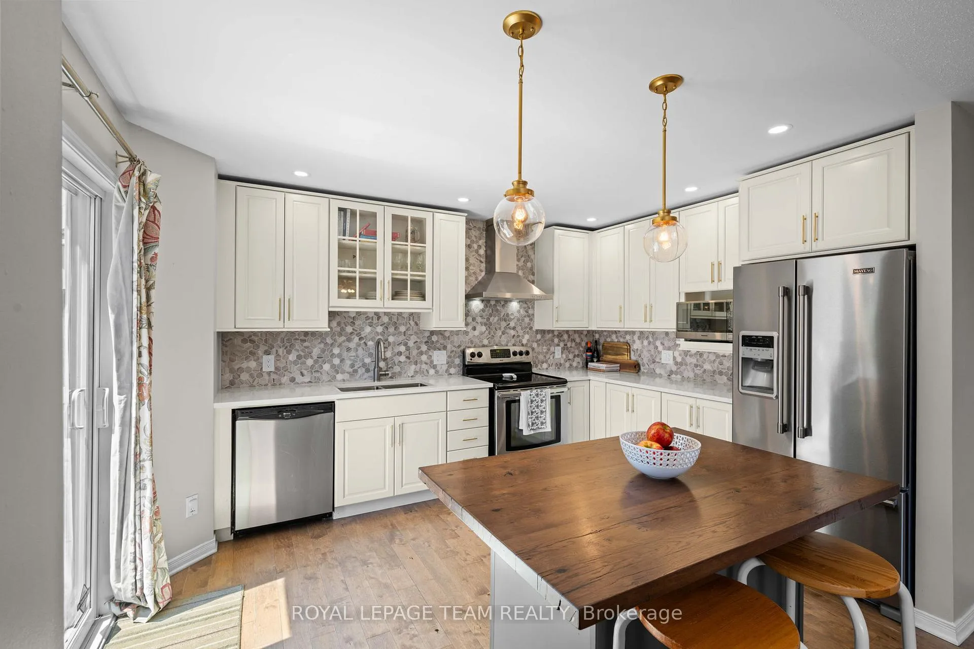 Photo 20 of 73 Deerfox Drive, Ottawa, Barrhaven - Longfields — HOMEH