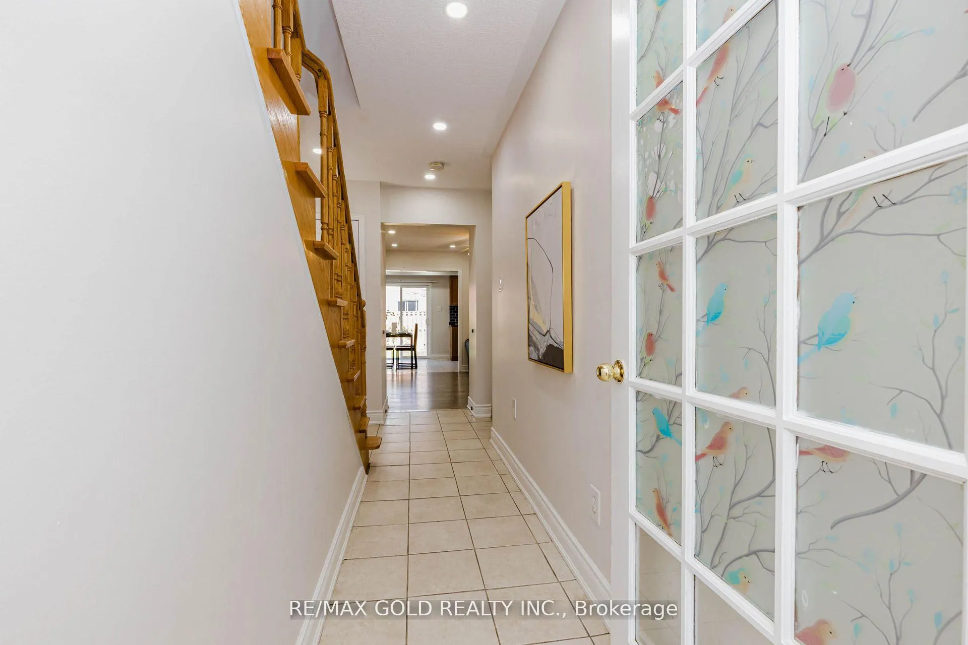 Photo 4 of 48 Sugarberry Drive, Brampton, Credit Valley — HOMEH