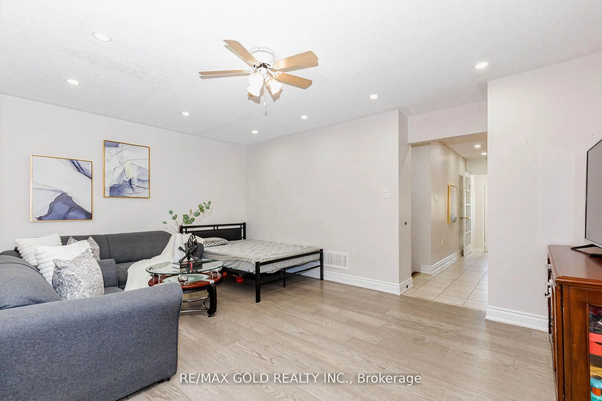 Photo 8 of 48 Sugarberry Drive, Brampton, Credit Valley — HOMEH