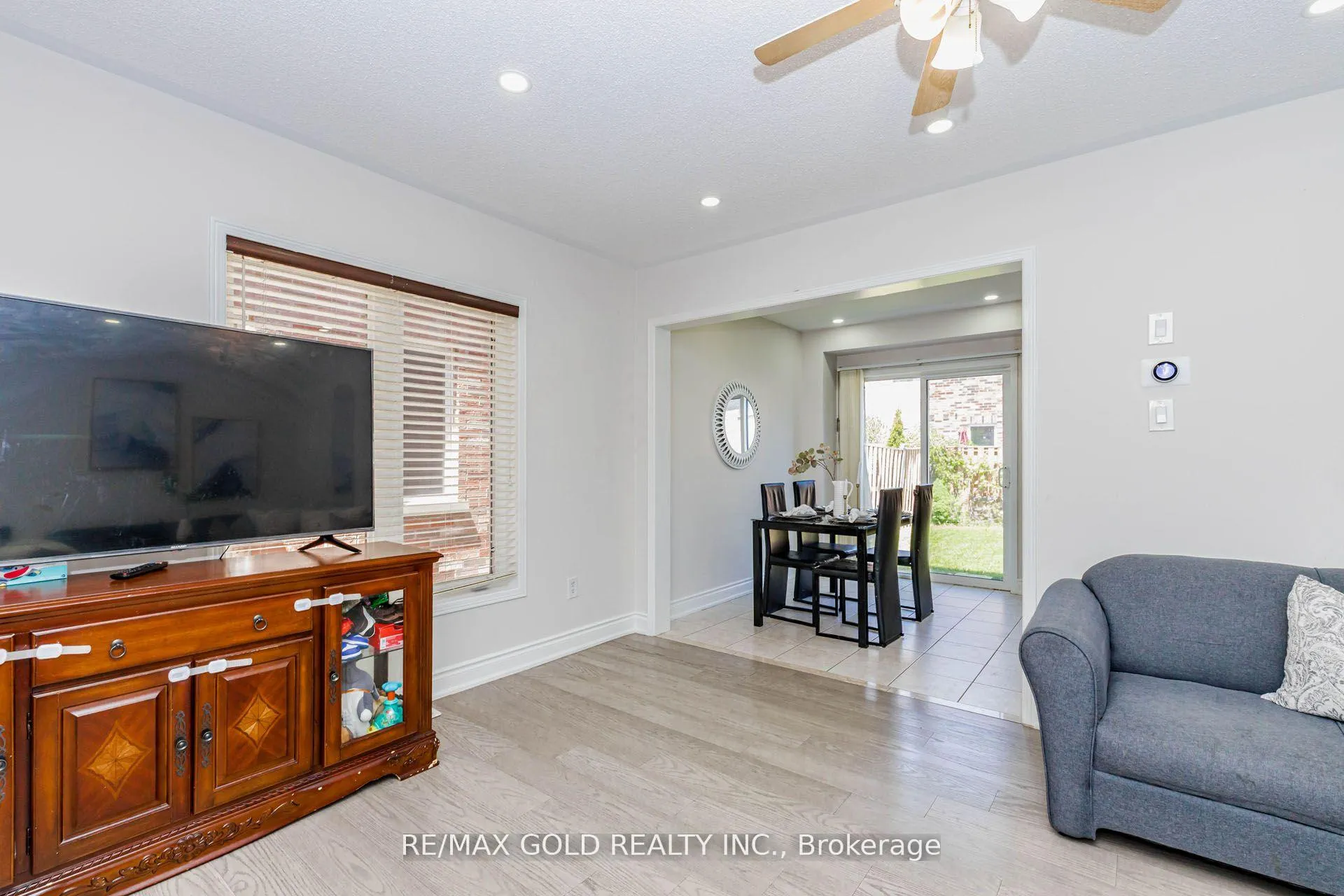 Photo 10 of 48 Sugarberry Drive, Brampton, Credit Valley — HOMEH