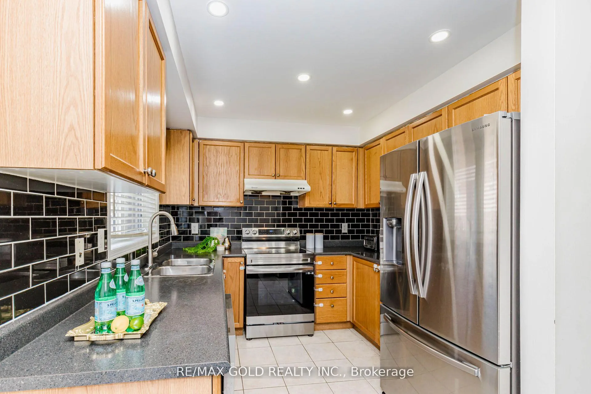 Photo 14 of 48 Sugarberry Drive, Brampton, Credit Valley — HOMEH