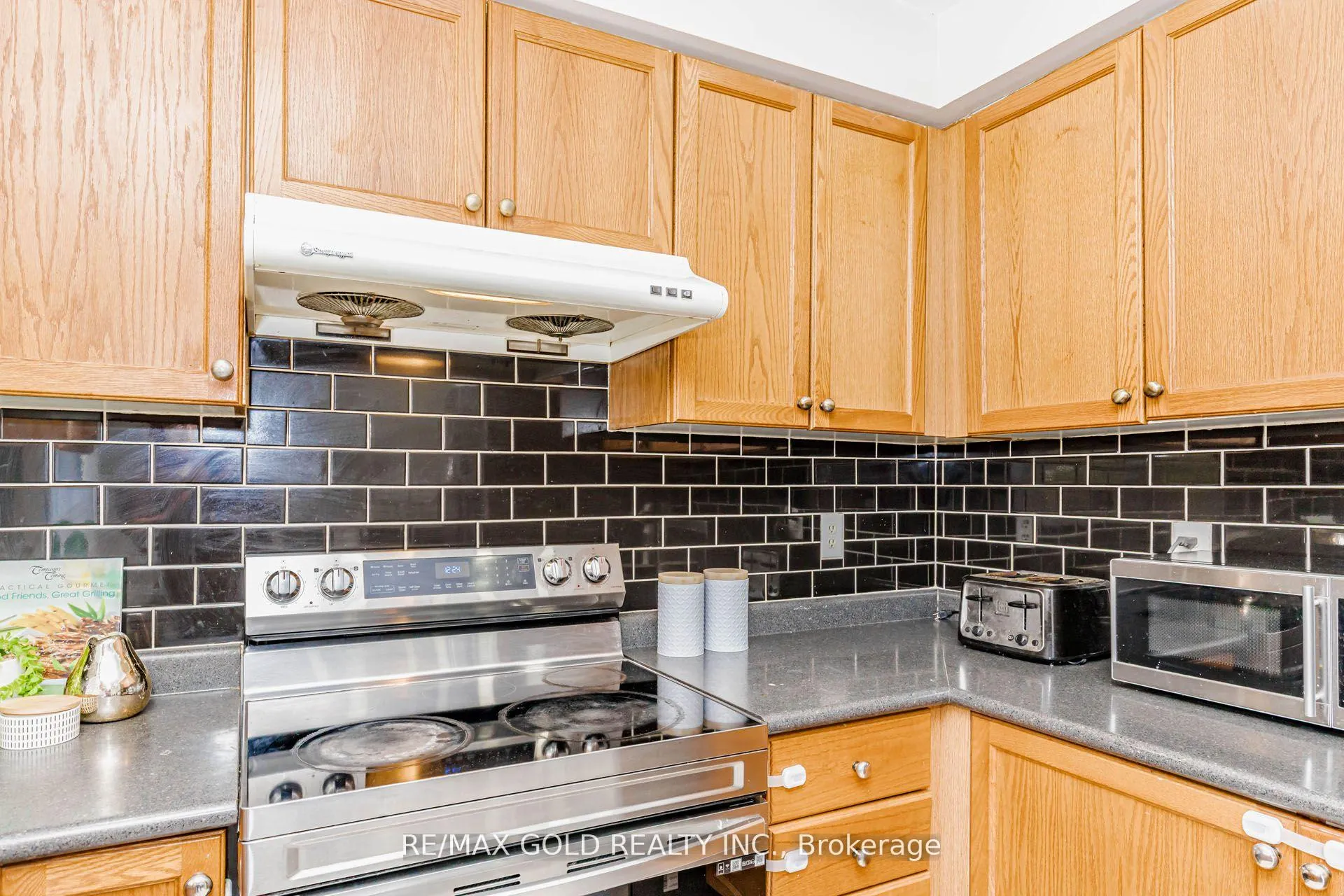 Photo 15 of 48 Sugarberry Drive, Brampton, Credit Valley — HOMEH