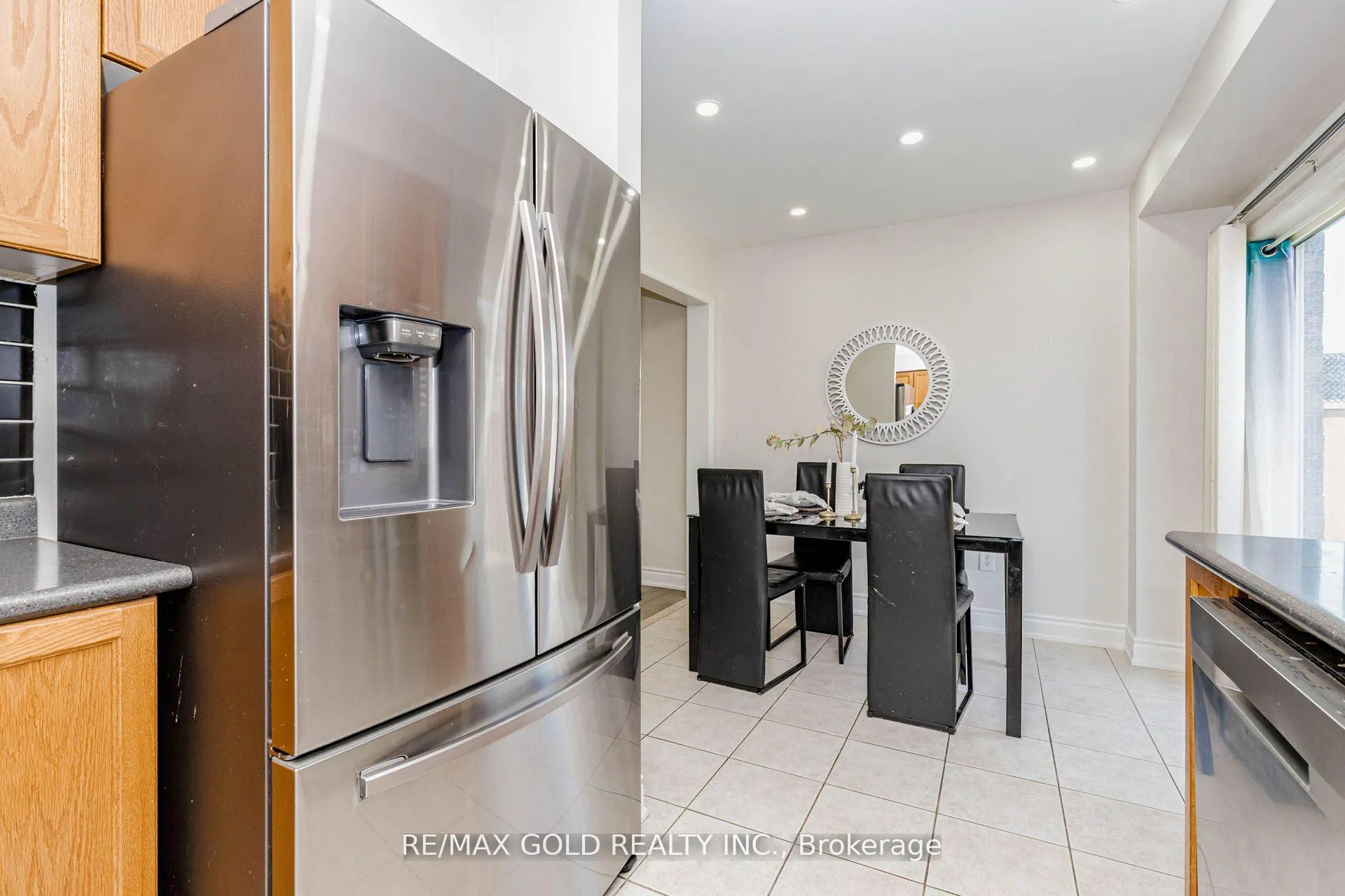 Photo 16 of 48 Sugarberry Drive, Brampton, Credit Valley — HOMEH