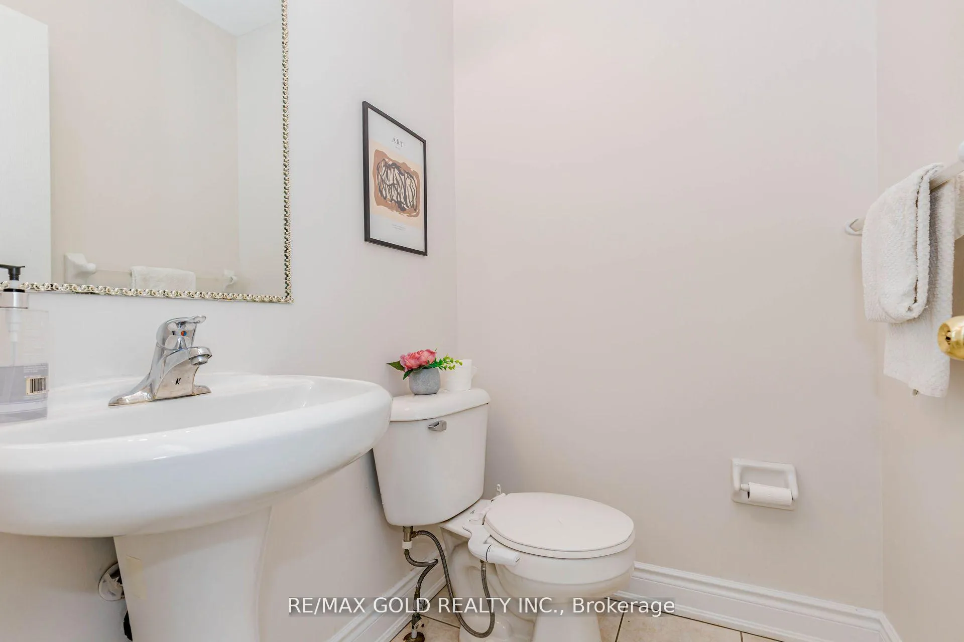 Photo 18 of 48 Sugarberry Drive, Brampton, Credit Valley — HOMEH