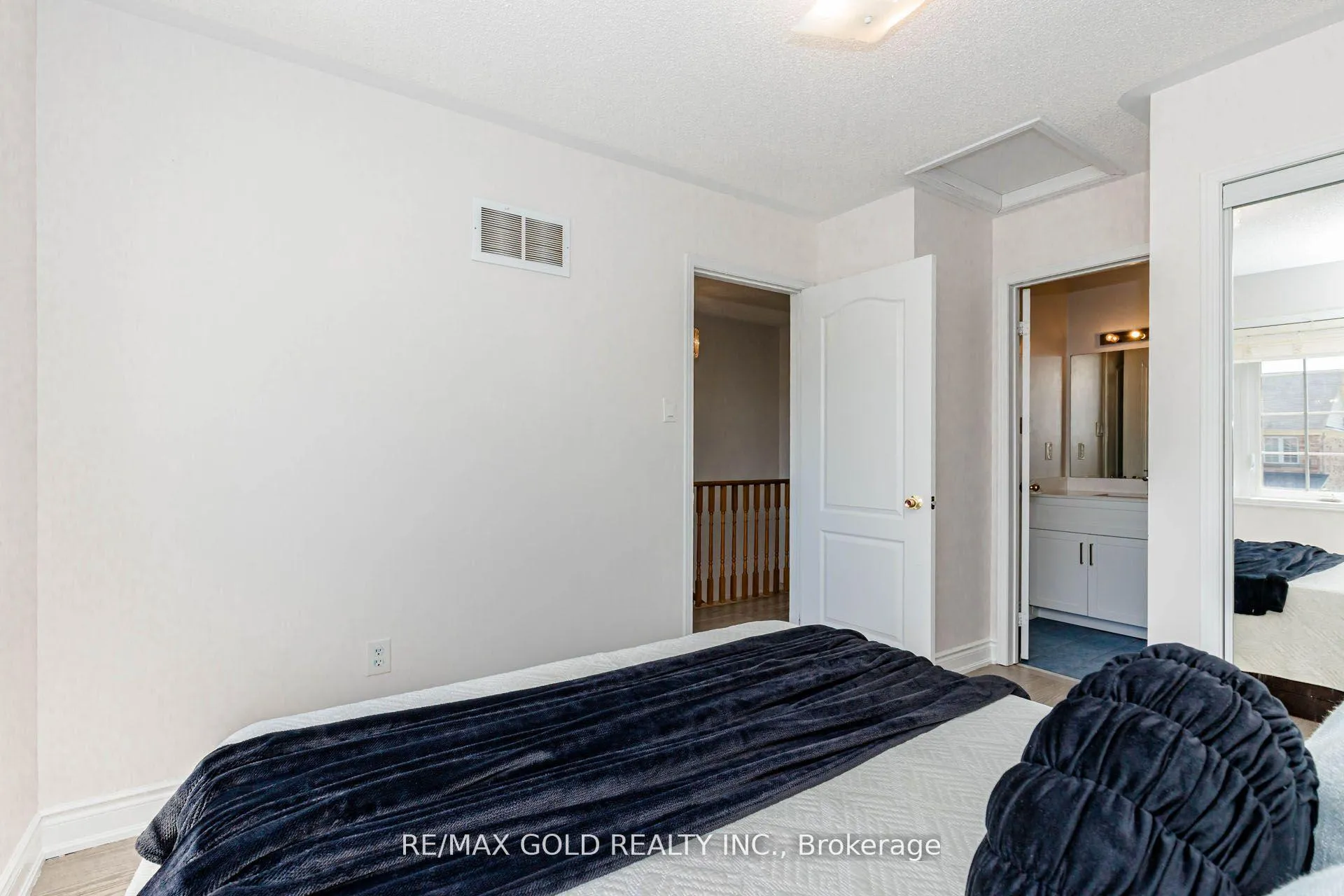 Photo 26 of 48 Sugarberry Drive, Brampton, Credit Valley — HOMEH