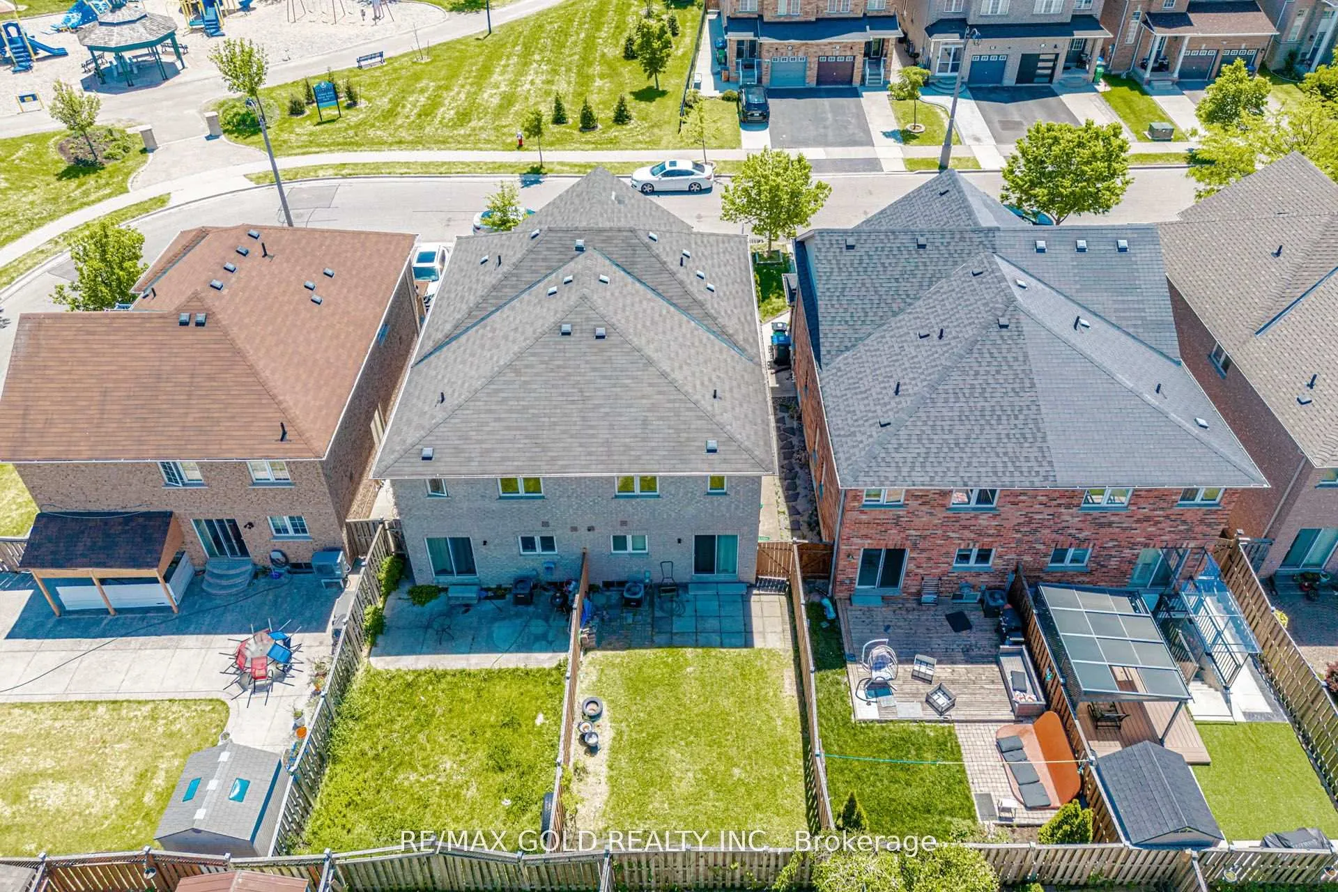 Photo 43 of 48 Sugarberry Drive, Brampton, Credit Valley — HOMEH