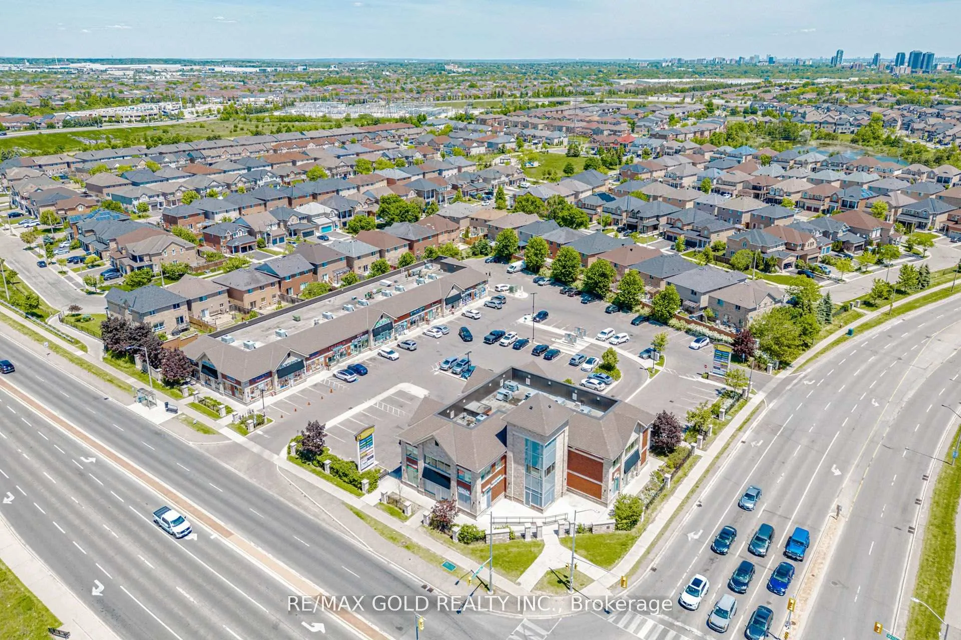Photo 46 of 48 Sugarberry Drive, Brampton, Credit Valley — HOMEH