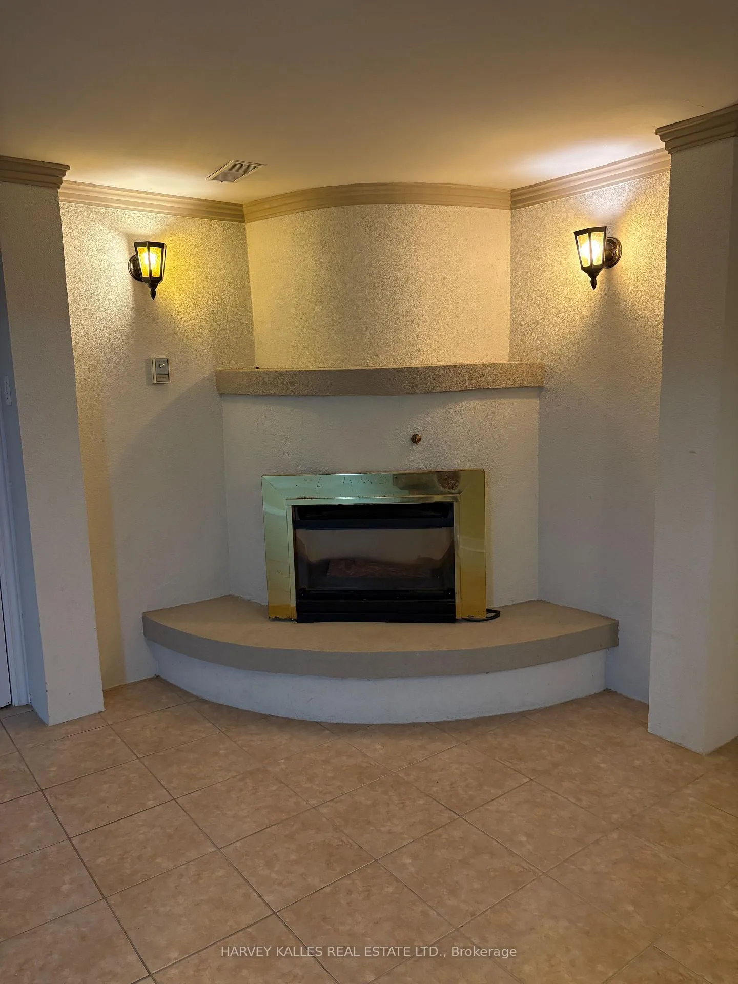 Photo 4 of Unit Bsmt, 72 Button Road, Vaughan, West Woodbridge — HOMEH
