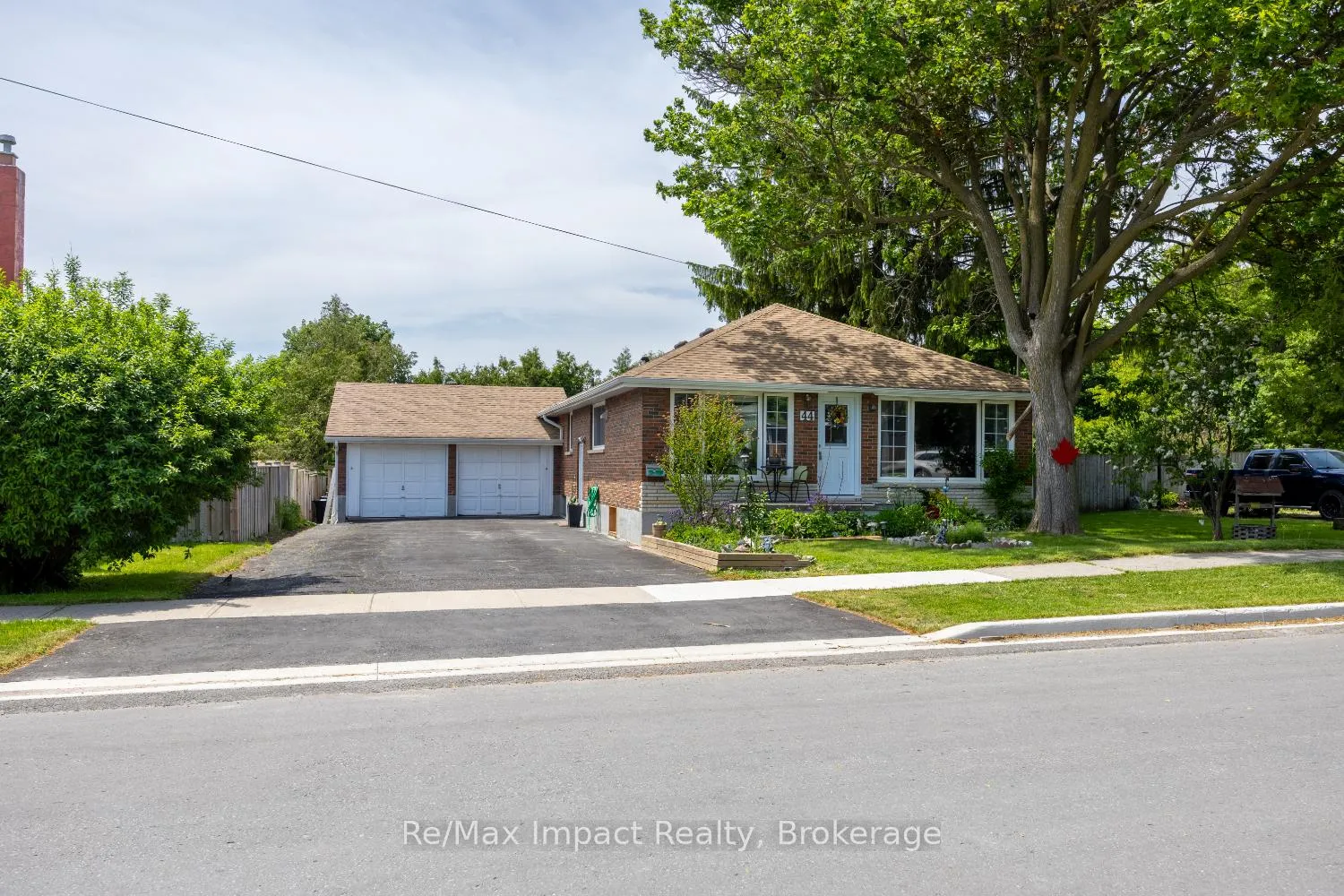 Photo 1 of 44 Brown Street, Clarington, Bowmanville — HOMEH
