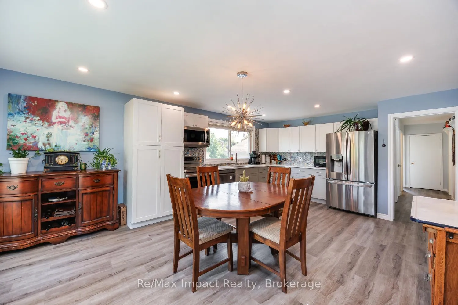 Photo 3 of 44 Brown Street, Clarington, Bowmanville — HOMEH