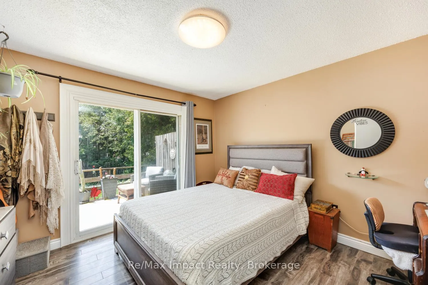 Photo 8 of 44 Brown Street, Clarington, Bowmanville — HOMEH