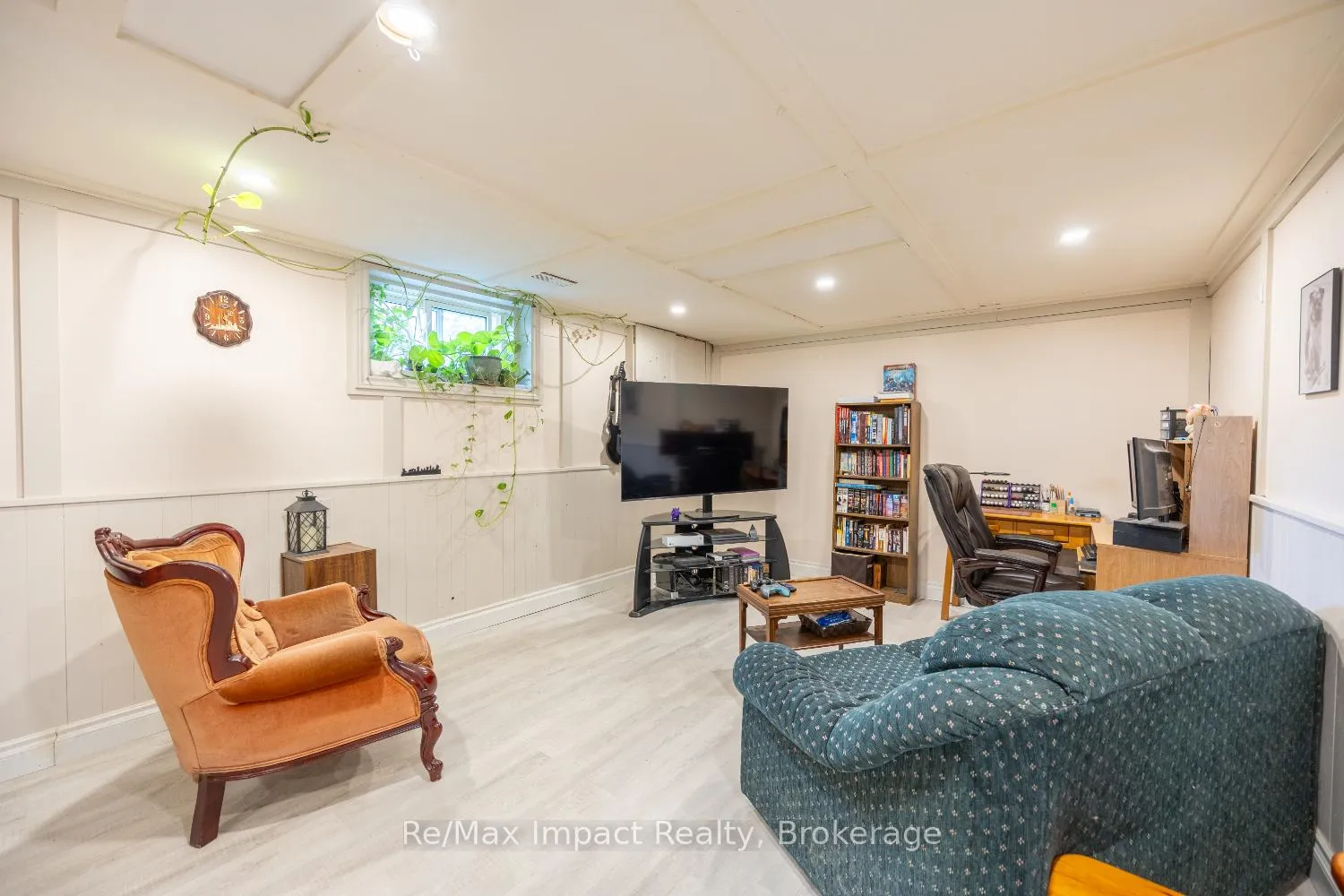 Photo 18 of 44 Brown Street, Clarington, Bowmanville — HOMEH