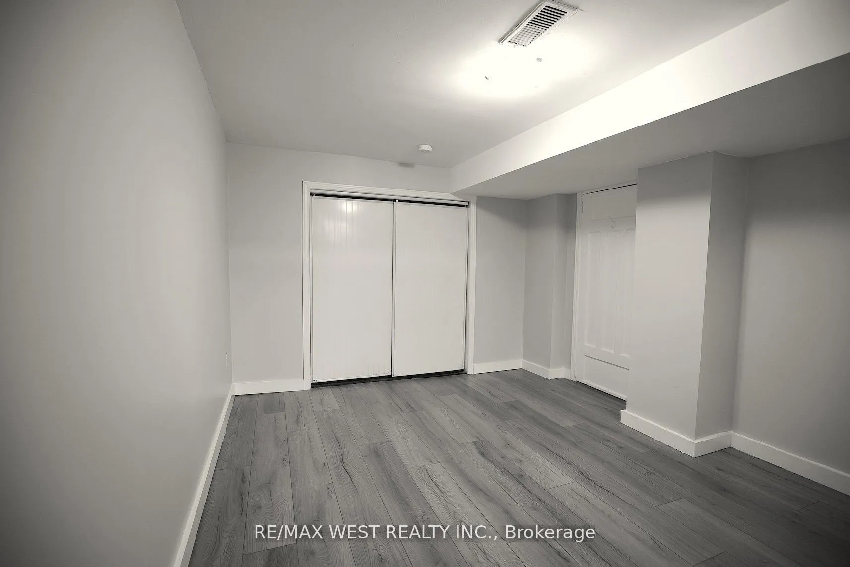 Photo 6 of Unit Basement, 32 Beatrice Street, Toronto, Trinity-Bellwoods — HOMEH
