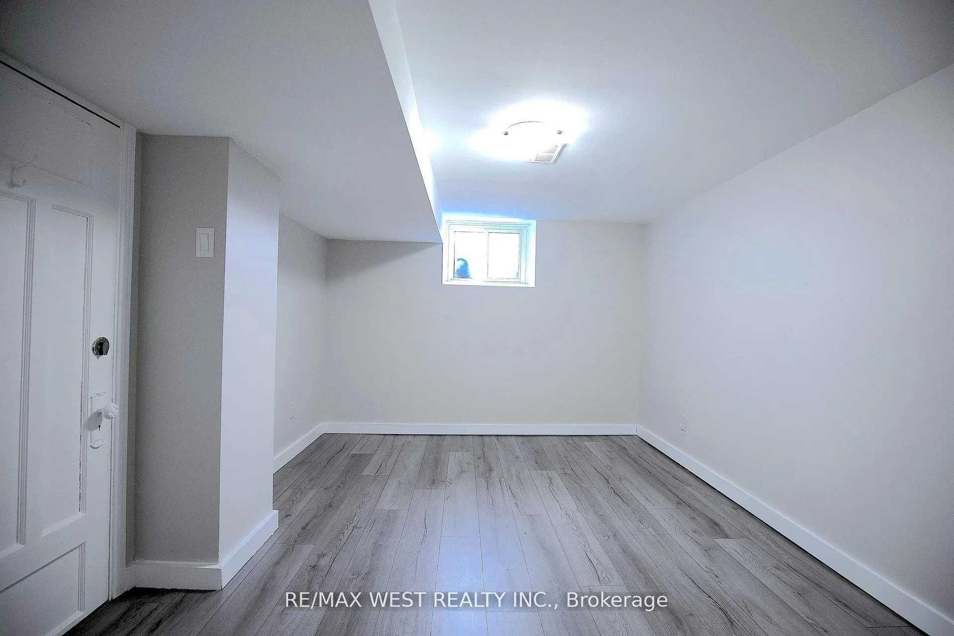 Photo 7 of Unit Basement, 32 Beatrice Street, Toronto, Trinity-Bellwoods — HOMEH