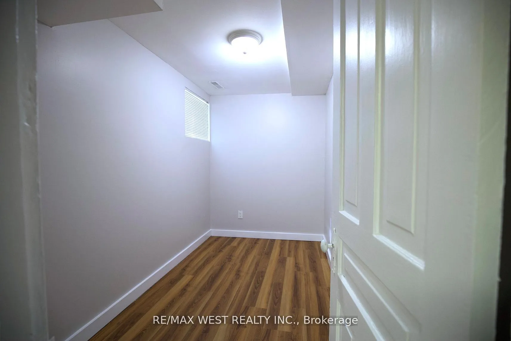 Photo 8 of Unit Basement, 32 Beatrice Street, Toronto, Trinity-Bellwoods — HOMEH
