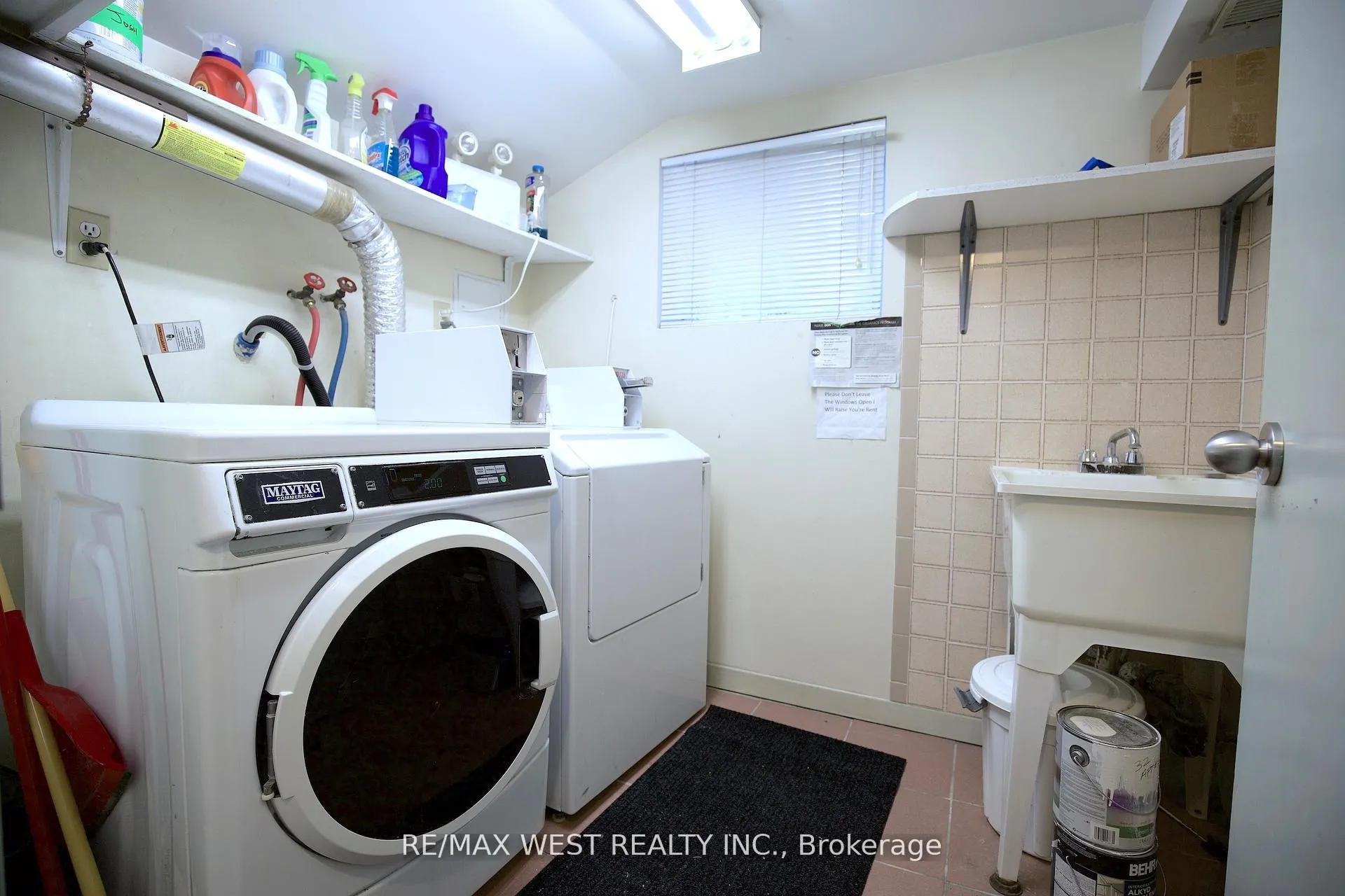 Photo 11 of Unit Basement, 32 Beatrice Street, Toronto, Trinity-Bellwoods — HOMEH