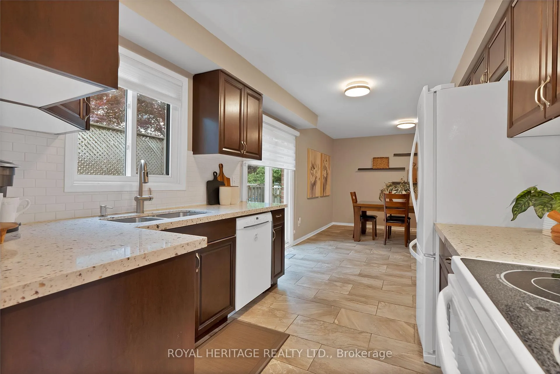 Photo 8 of 1235 Cedarcroft Crescent, Pickering, Liverpool — HOMEH