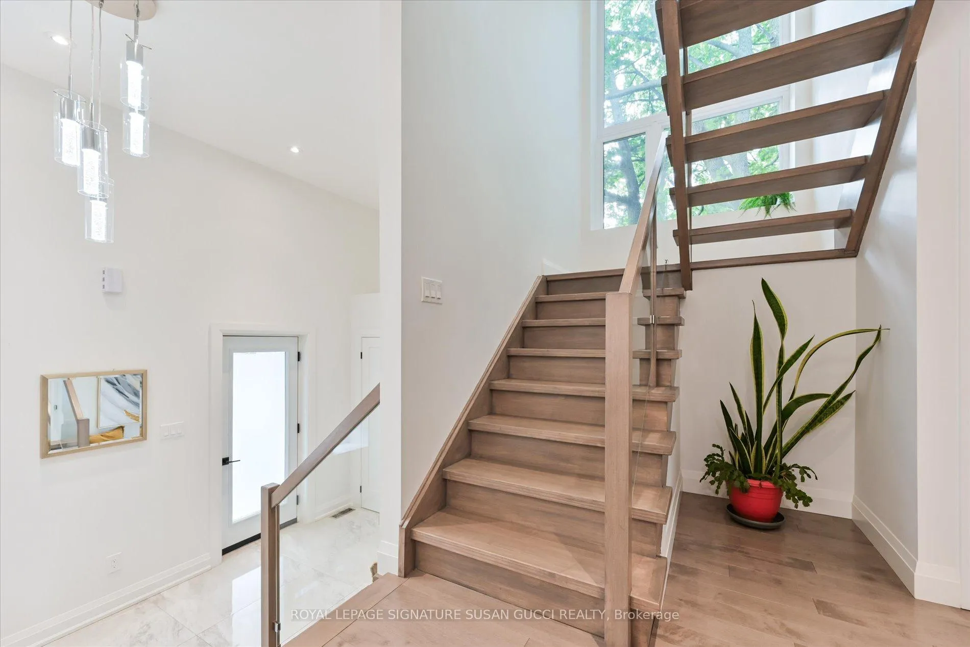 Photo 15 of 475 Donlands Avenue, Toronto, East York — HOMEH