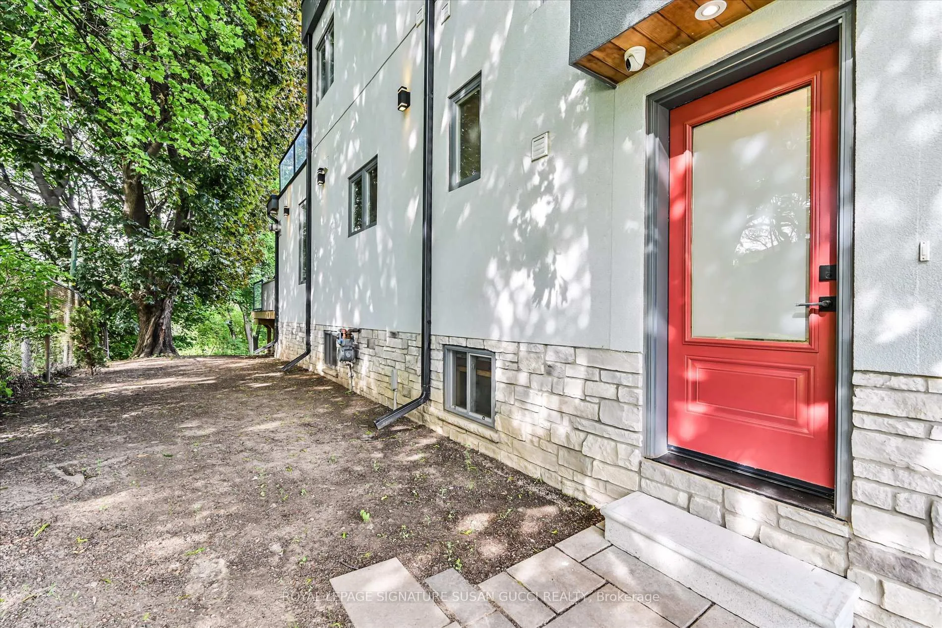 Photo 30 of 475 Donlands Avenue, Toronto, East York — HOMEH