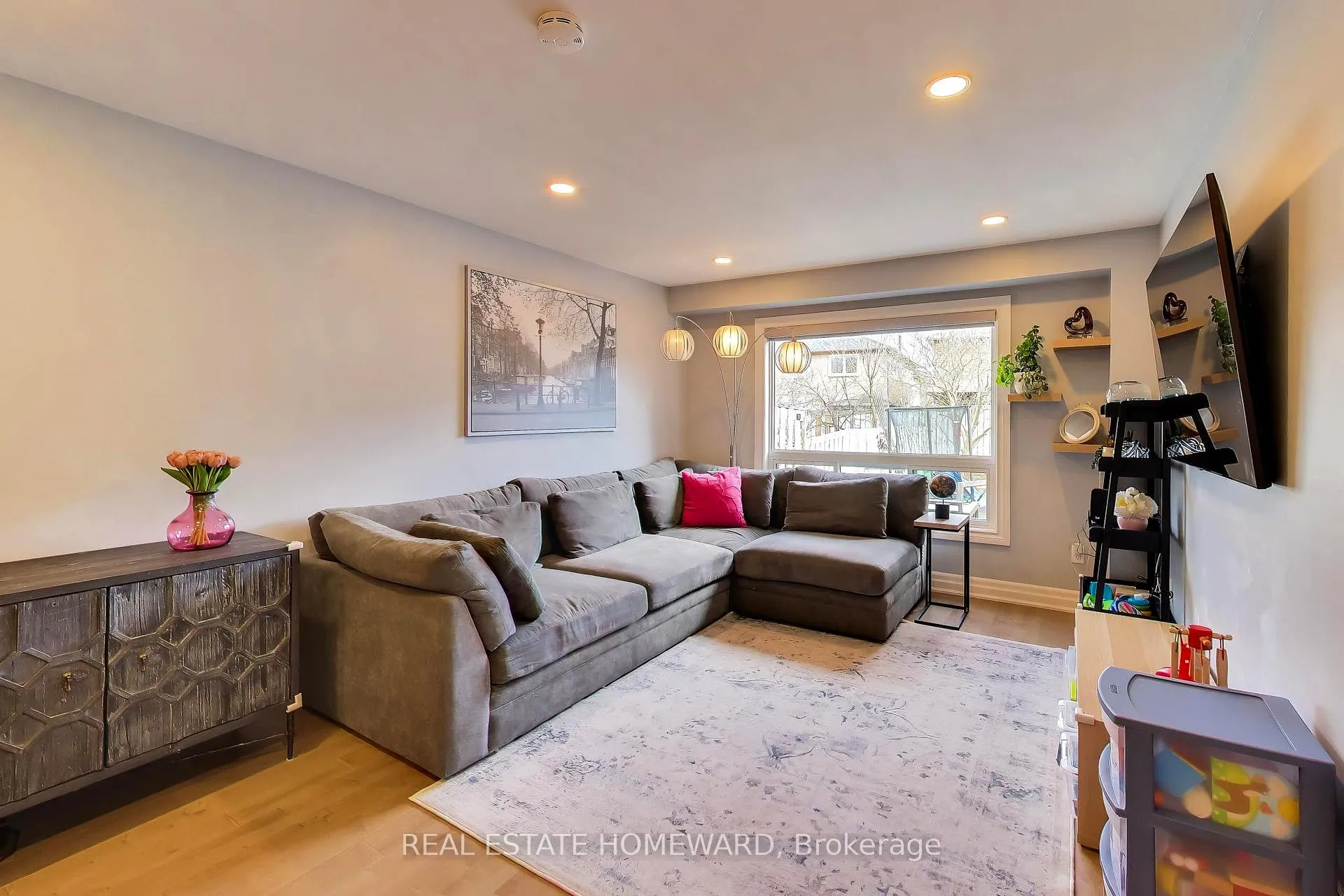 Photo 4 of 3375 Fenwick Crescent, Mississauga, Erin Mills — HOMEH