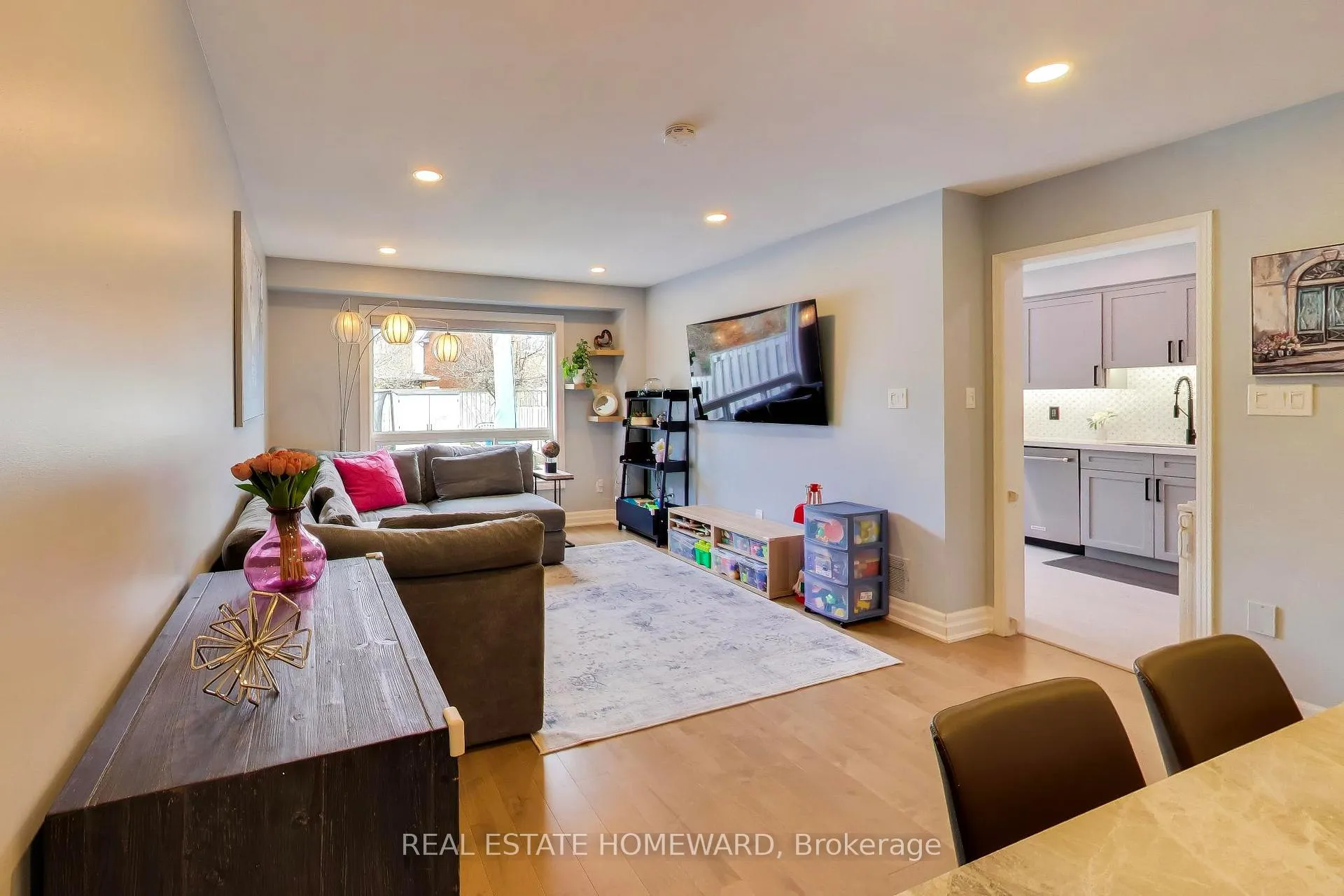 Photo 7 of 3375 Fenwick Crescent, Mississauga, Erin Mills — HOMEH