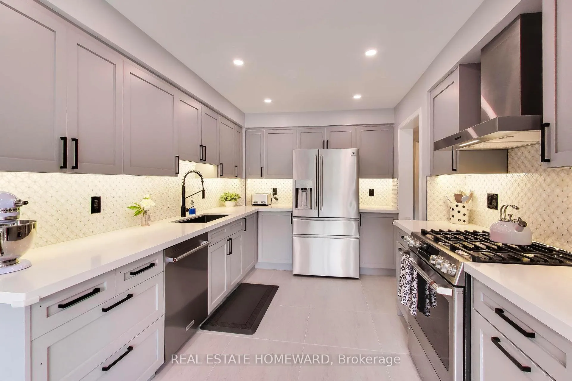 Photo 12 of 3375 Fenwick Crescent, Mississauga, Erin Mills — HOMEH