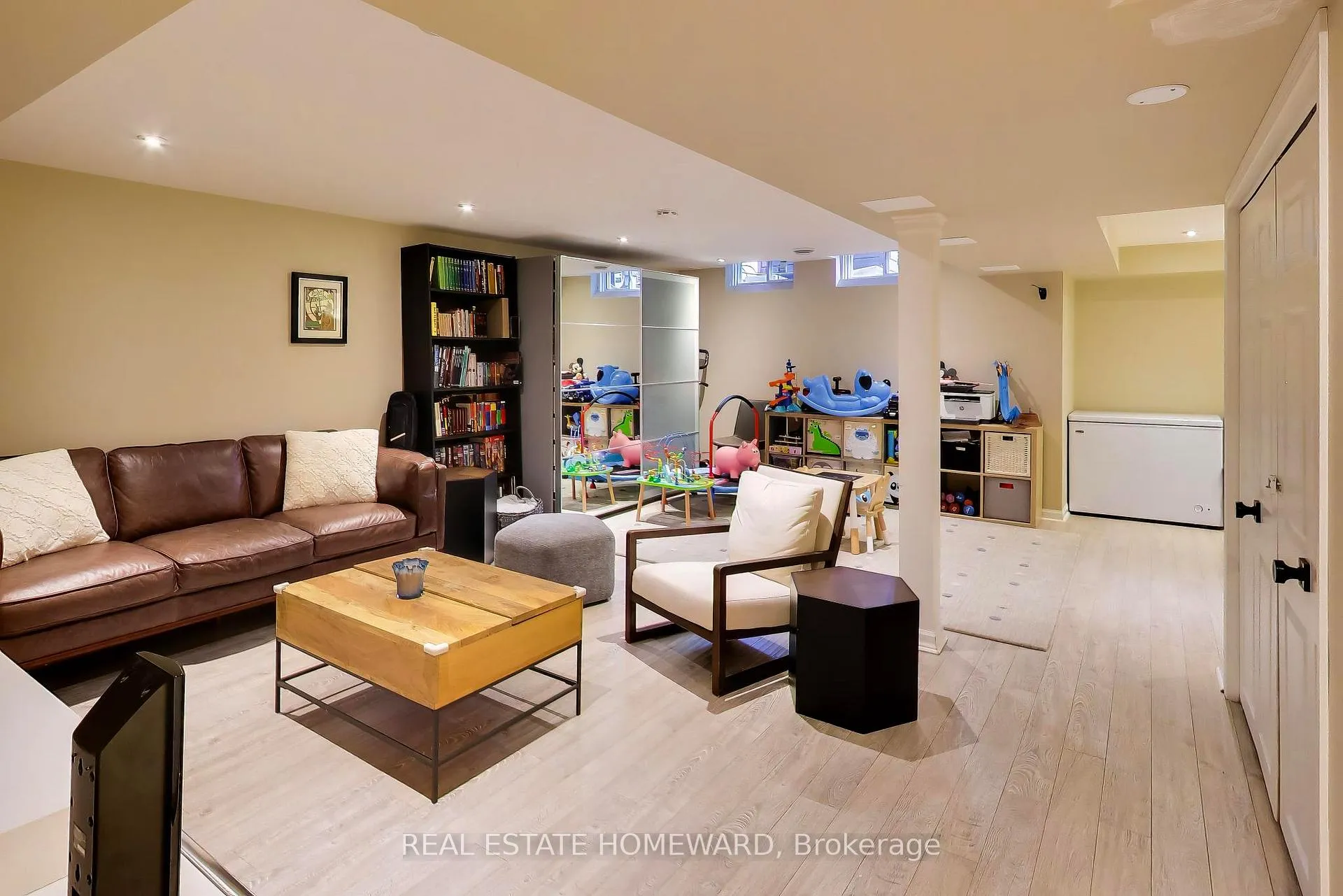 Photo 28 of 3375 Fenwick Crescent, Mississauga, Erin Mills — HOMEH