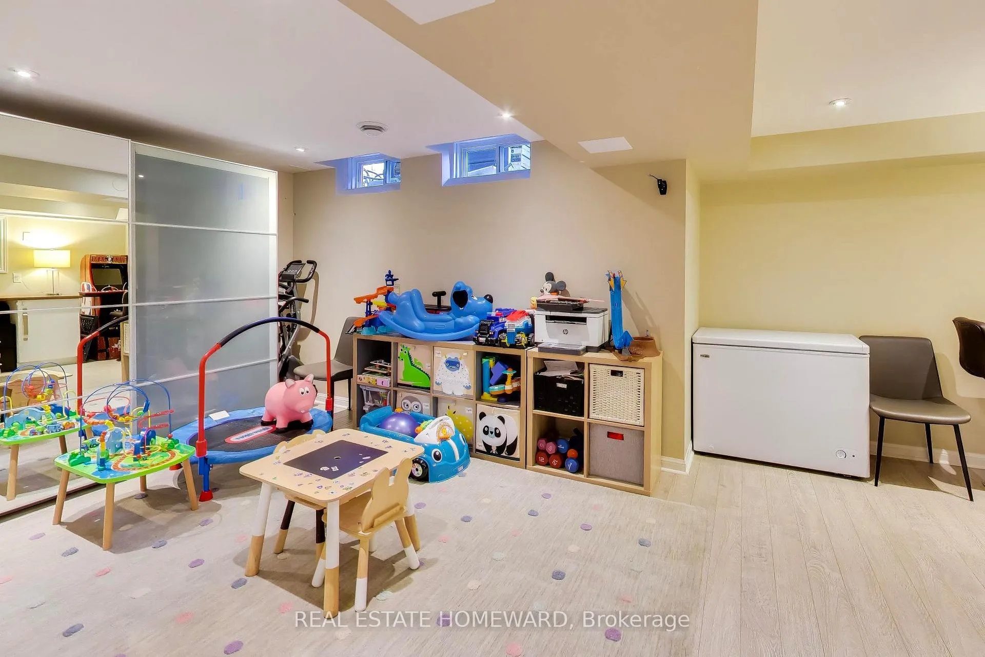 Photo 31 of 3375 Fenwick Crescent, Mississauga, Erin Mills — HOMEH