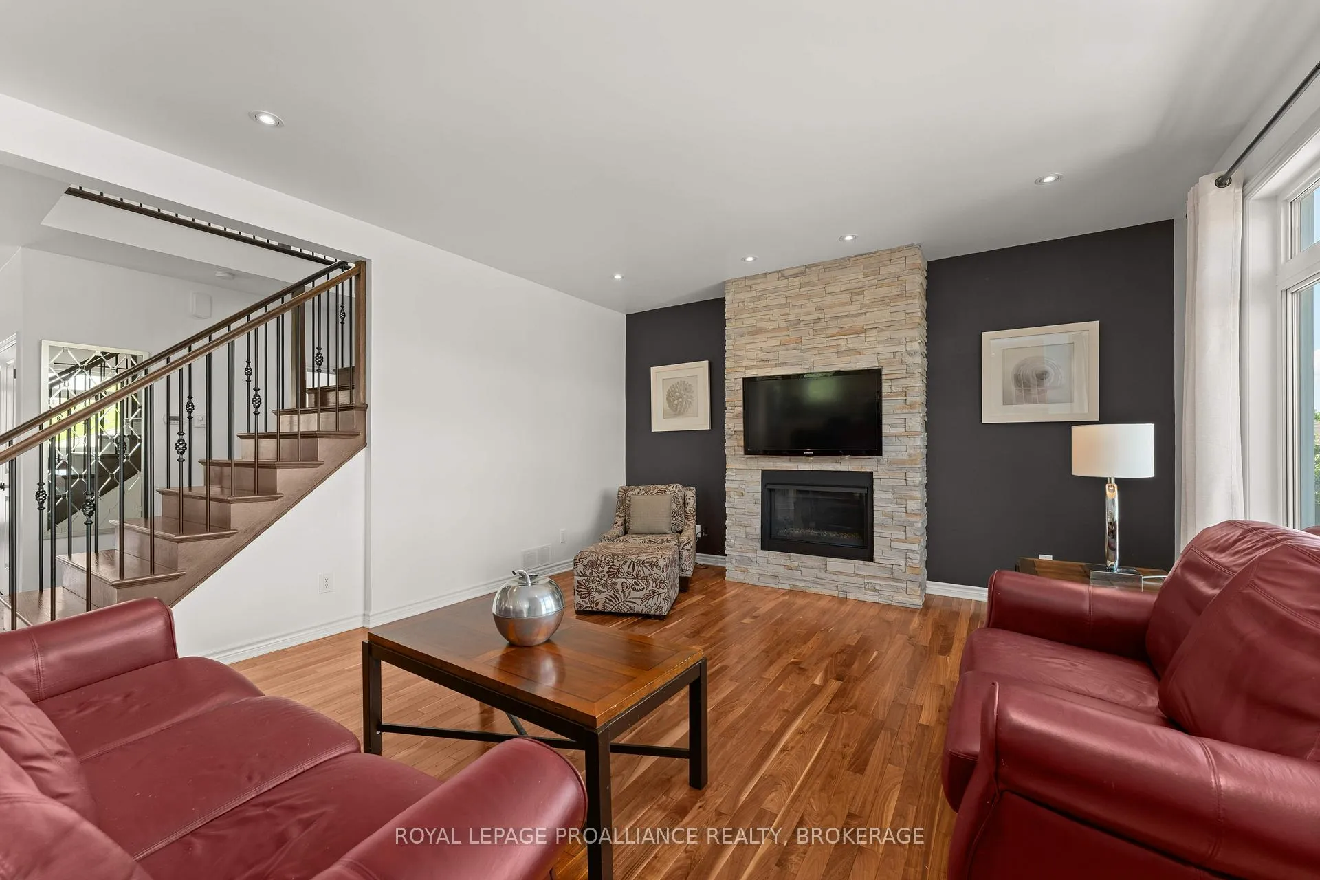 Photo 10 of 565 Savannah Court, Kingston, City Northwest — HOMEH