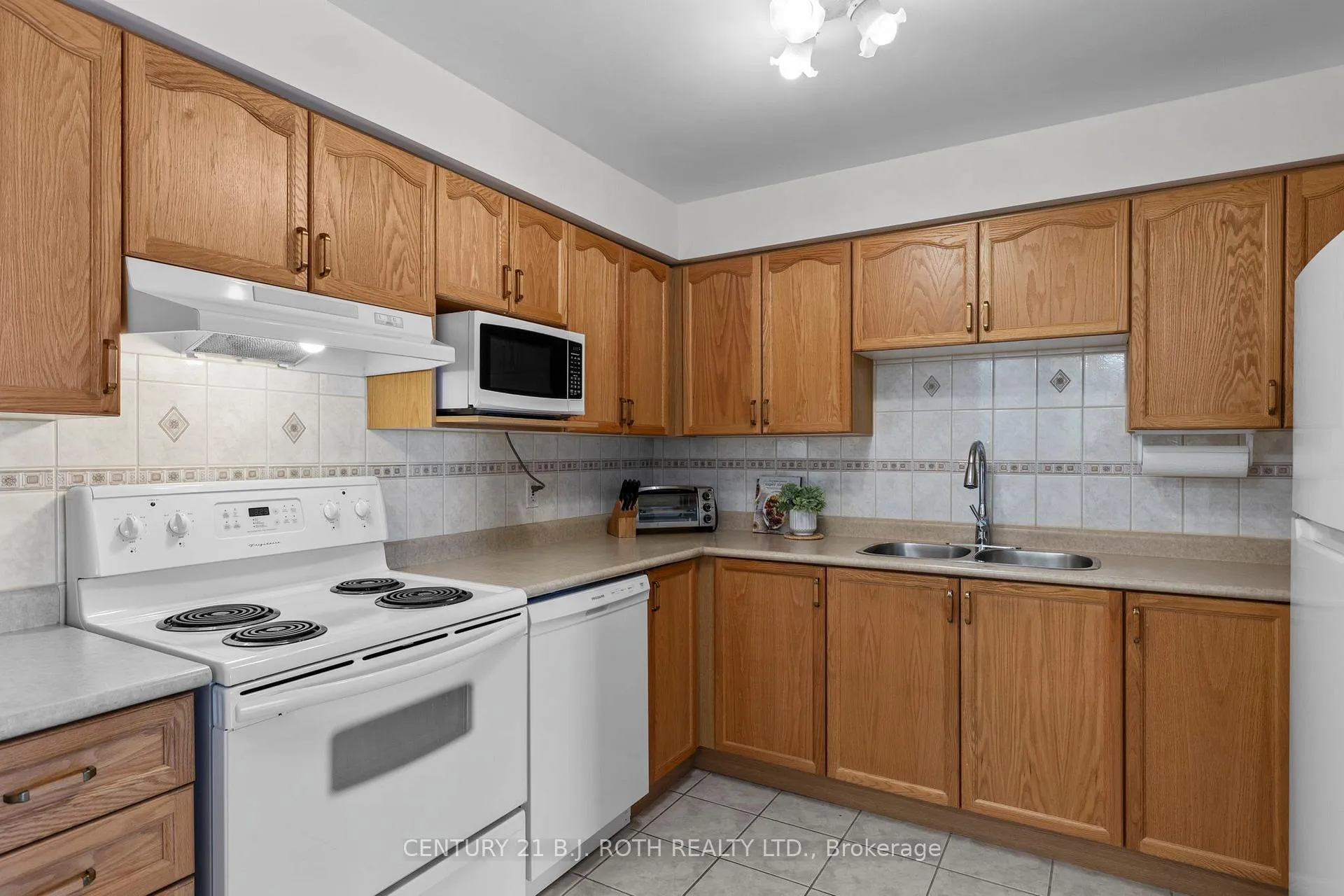 Photo 8 of Unit 209, 49 Jacob's Terrace, Barrie, Allandale — HOMEH