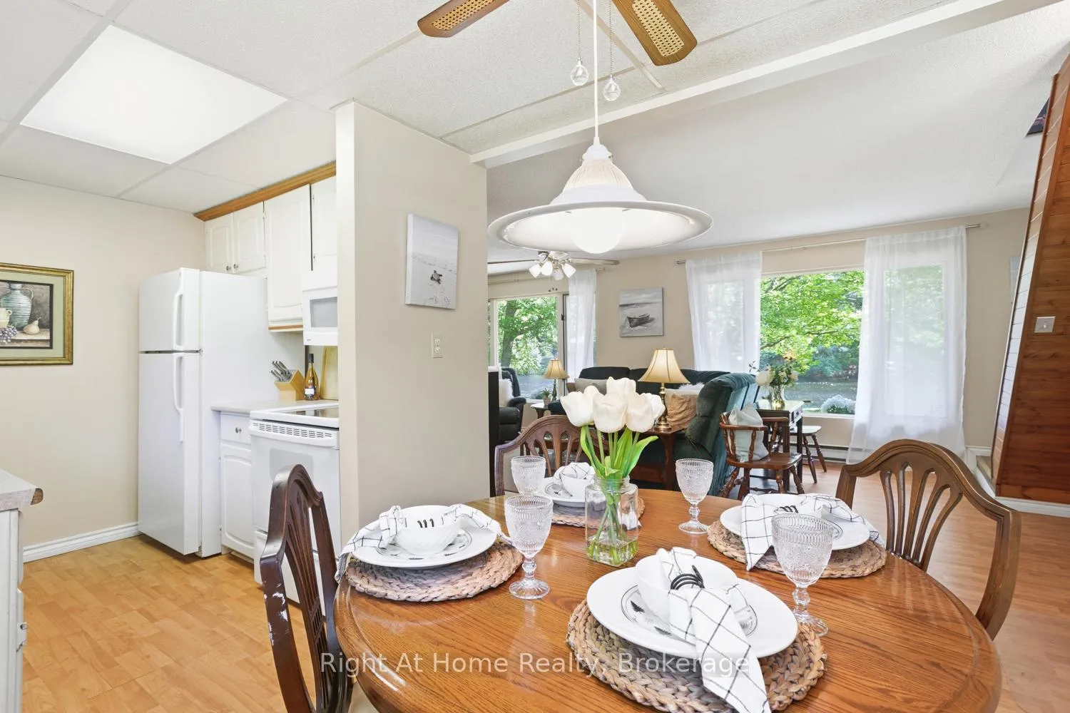 Photo 20 of 1074 Holiday Park Drive, Bracebridge, Macaulay — HOMEH