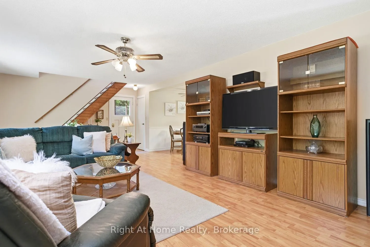 Photo 23 of 1074 Holiday Park Drive, Bracebridge, Macaulay — HOMEH