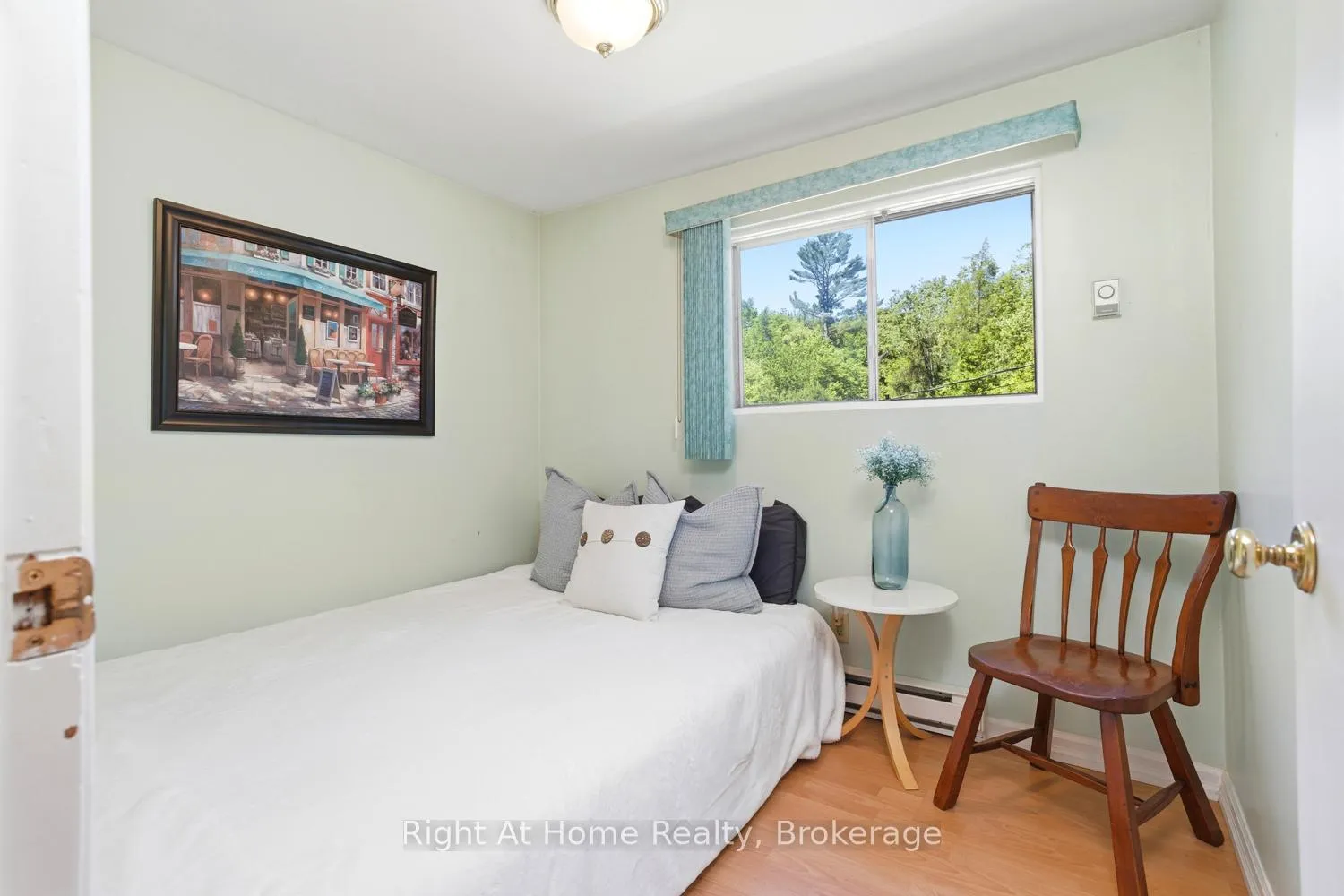 Photo 27 of 1074 Holiday Park Drive, Bracebridge, Macaulay — HOMEH