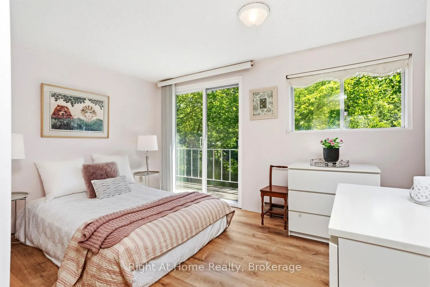 Photo 31 of 1074 Holiday Park Drive, Bracebridge, Macaulay — HOMEH