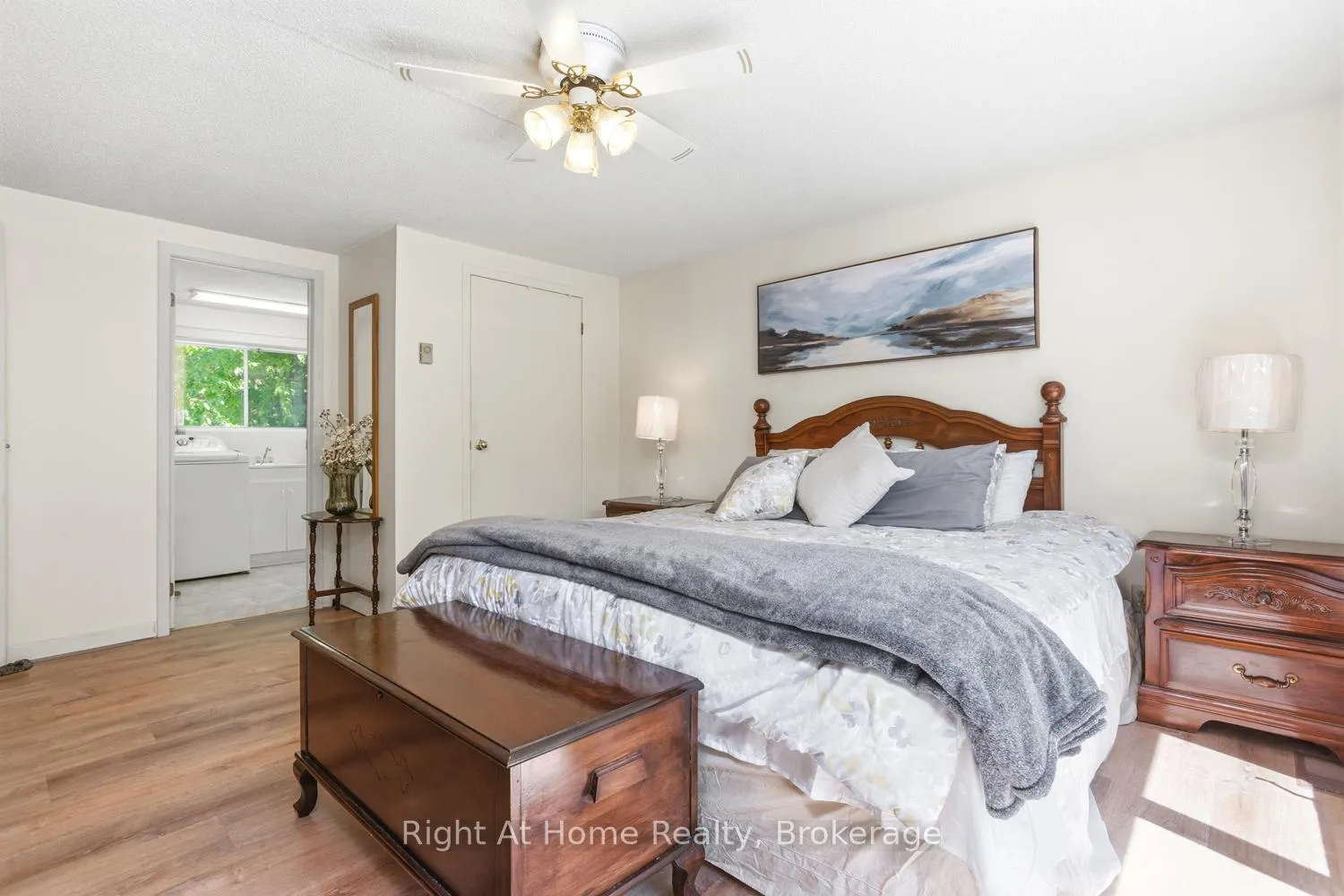 Photo 34 of 1074 Holiday Park Drive, Bracebridge, Macaulay — HOMEH