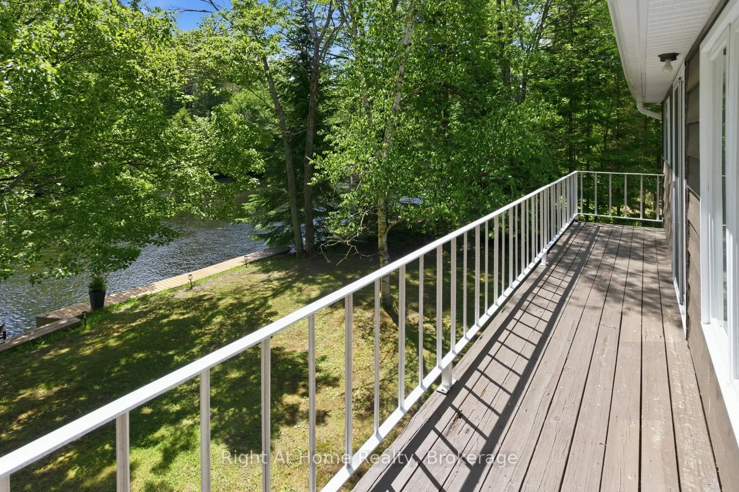 Photo 36 of 1074 Holiday Park Drive, Bracebridge, Macaulay — HOMEH