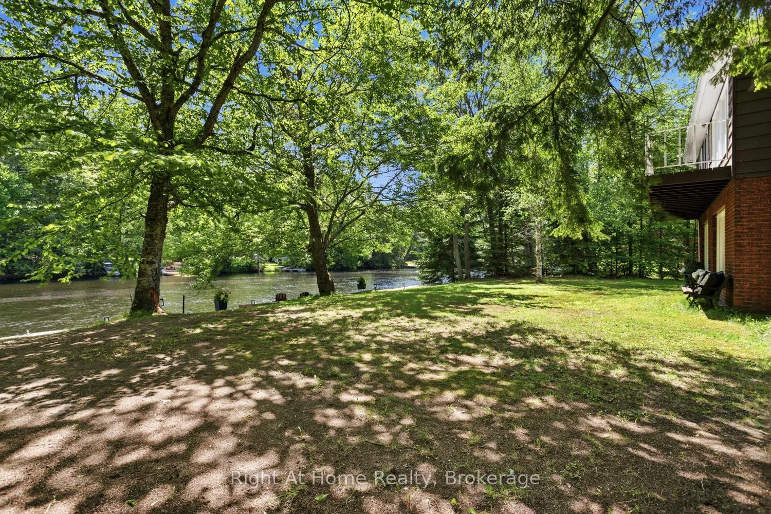 Photo 39 of 1074 Holiday Park Drive, Bracebridge, Macaulay — HOMEH