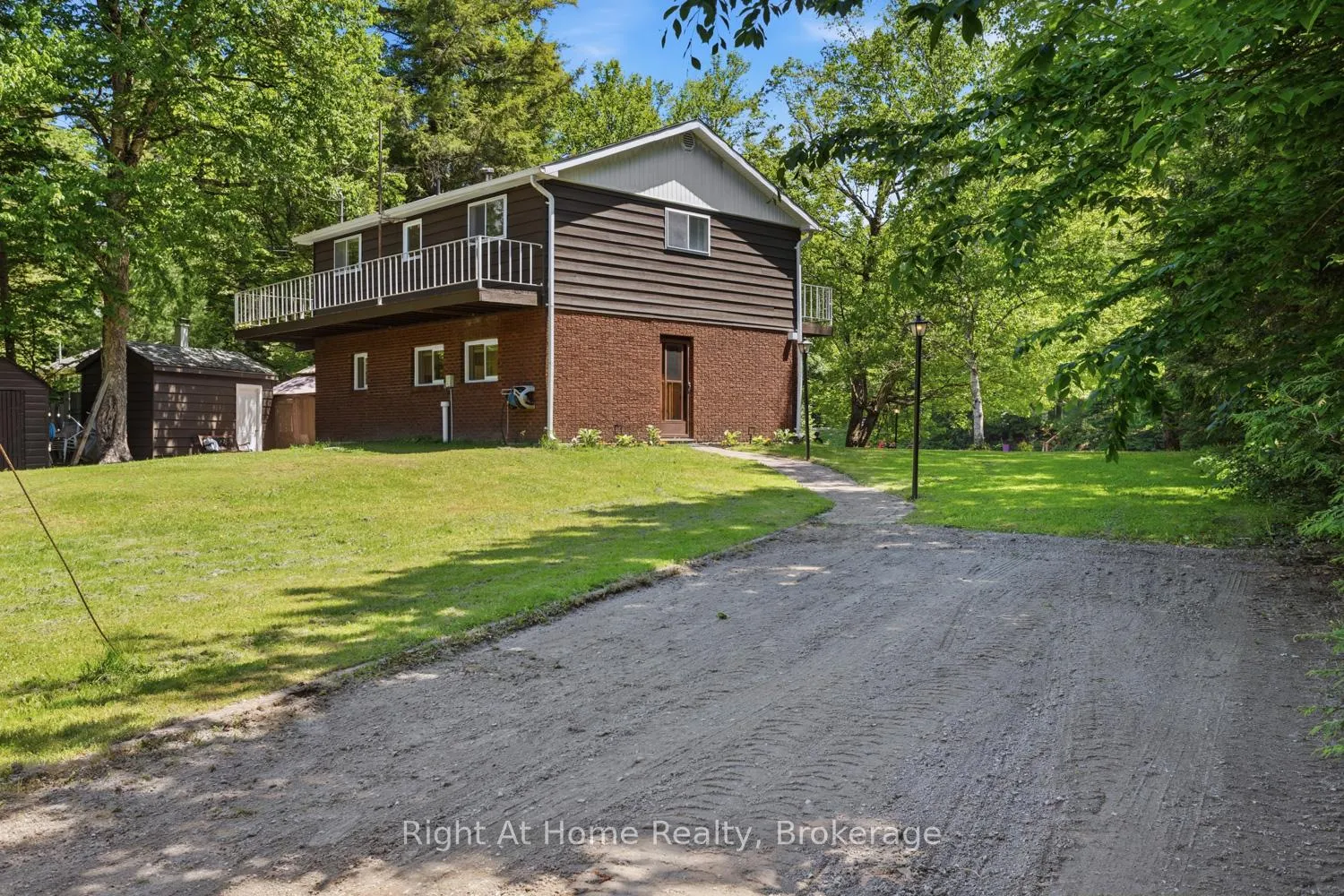 Photo 40 of 1074 Holiday Park Drive, Bracebridge, Macaulay — HOMEH