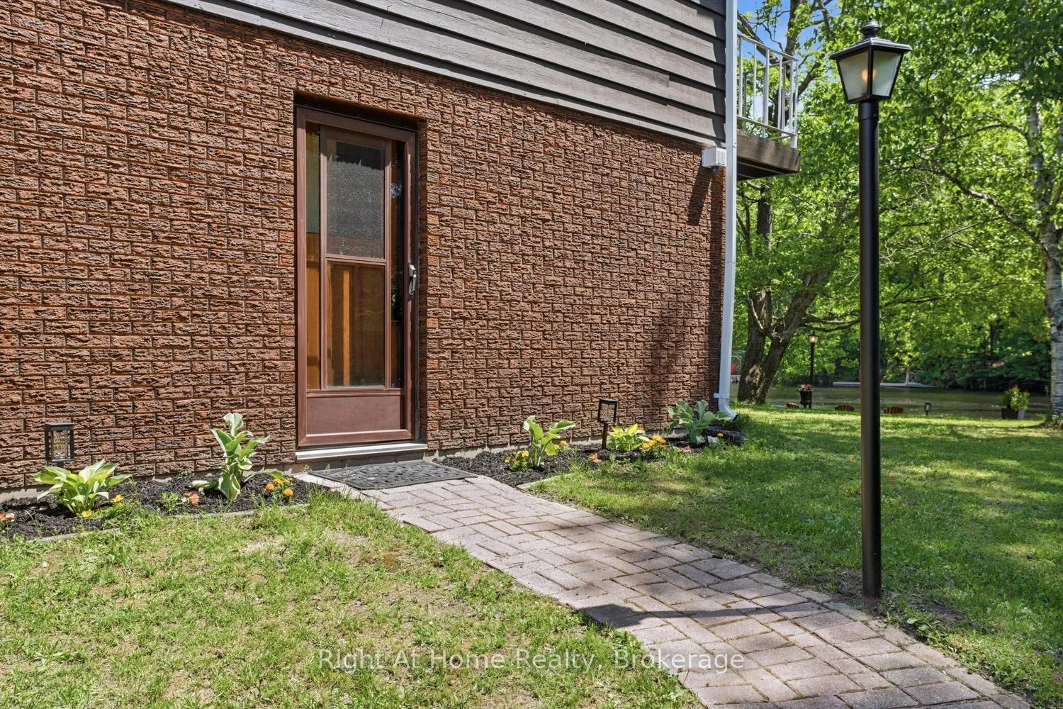 Photo 41 of 1074 Holiday Park Drive, Bracebridge, Macaulay — HOMEH