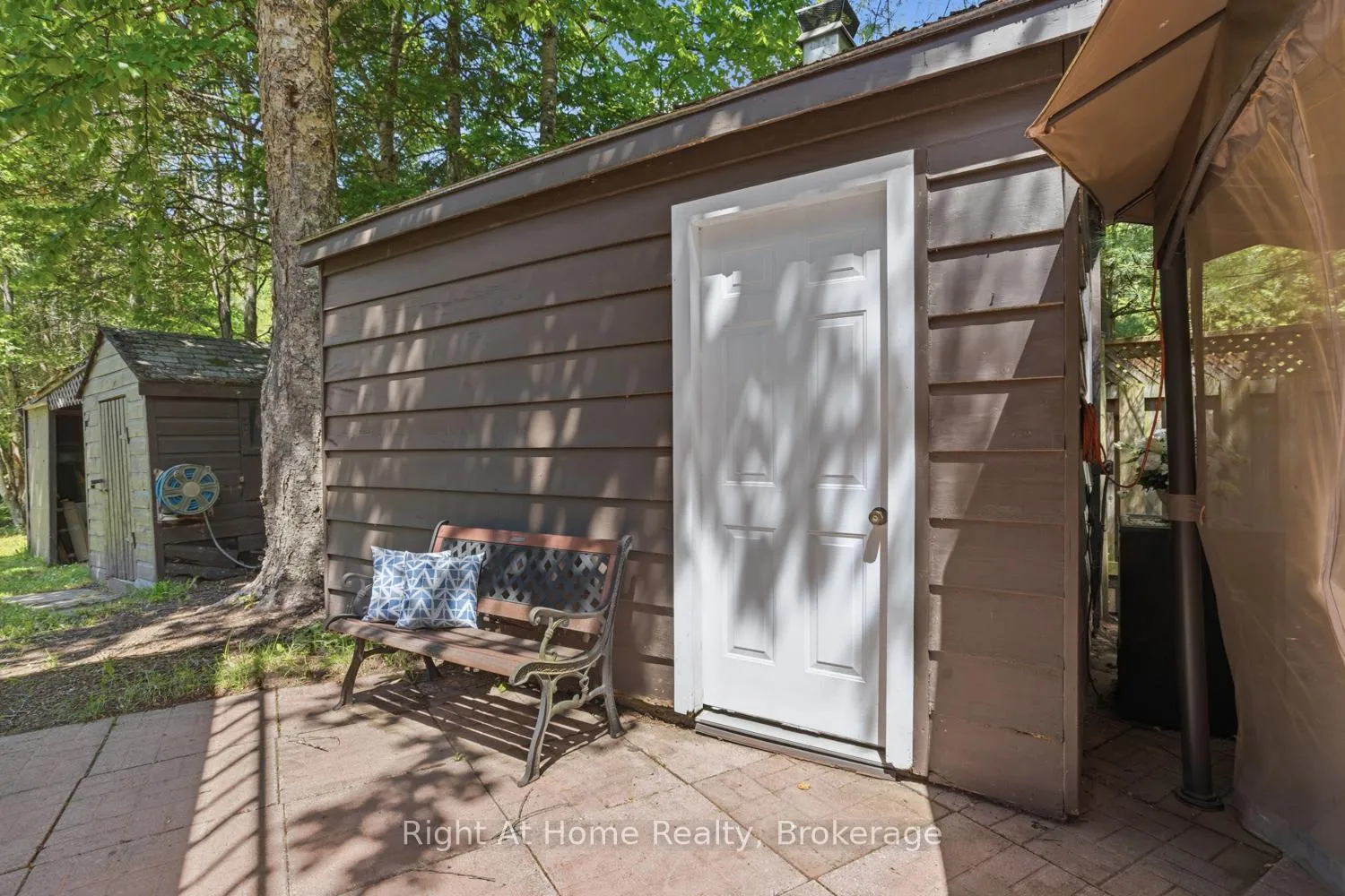 Photo 43 of 1074 Holiday Park Drive, Bracebridge, Macaulay — HOMEH