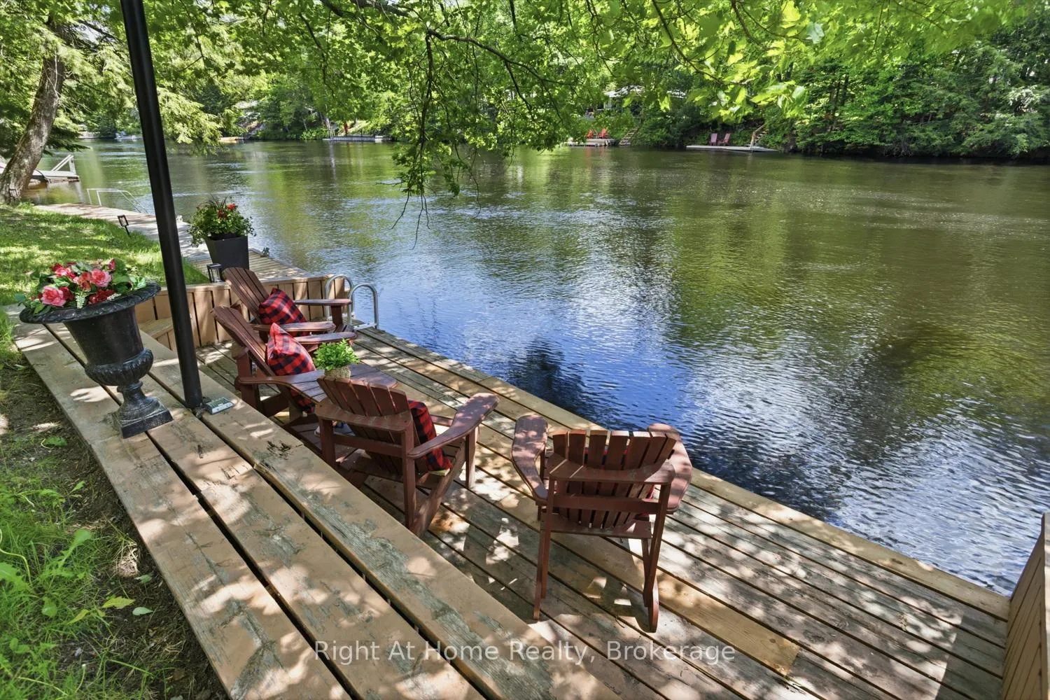 Photo 46 of 1074 Holiday Park Drive, Bracebridge, Macaulay — HOMEH