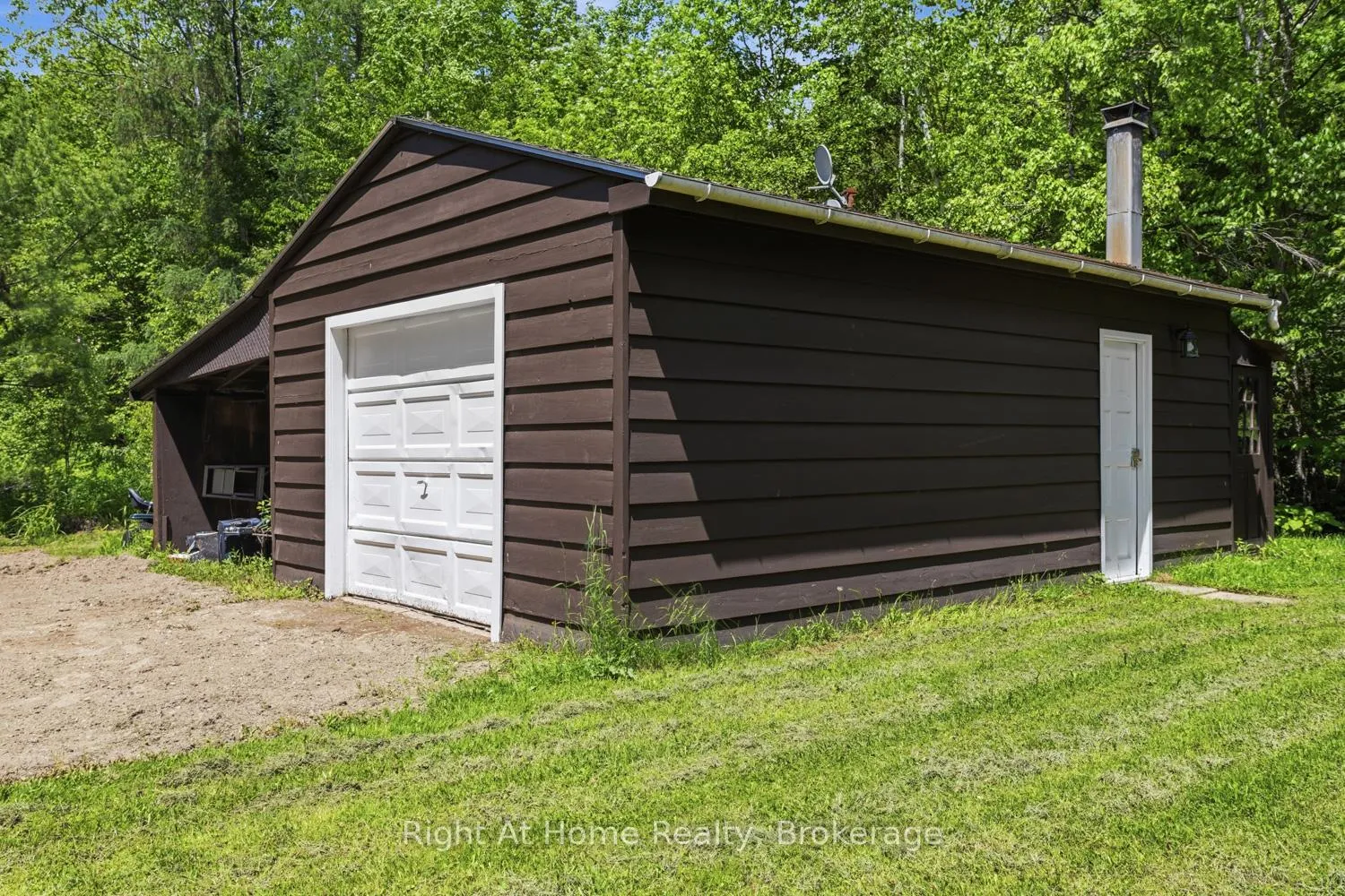 Photo 48 of 1074 Holiday Park Drive, Bracebridge, Macaulay — HOMEH