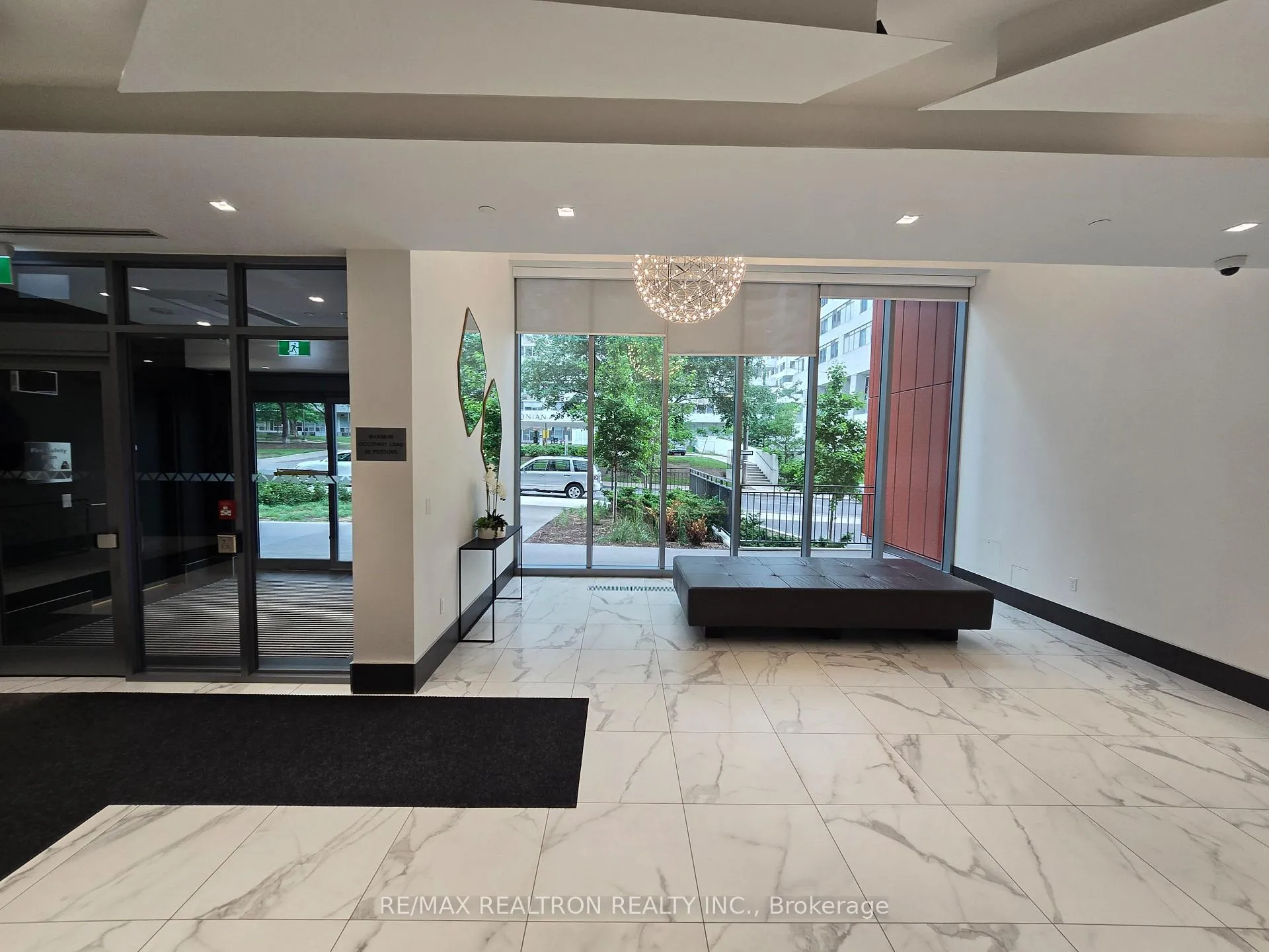 Photo 2 of Unit 2120, 20 Dunfield Avenue, Toronto, Mount Pleasant West — HOMEH