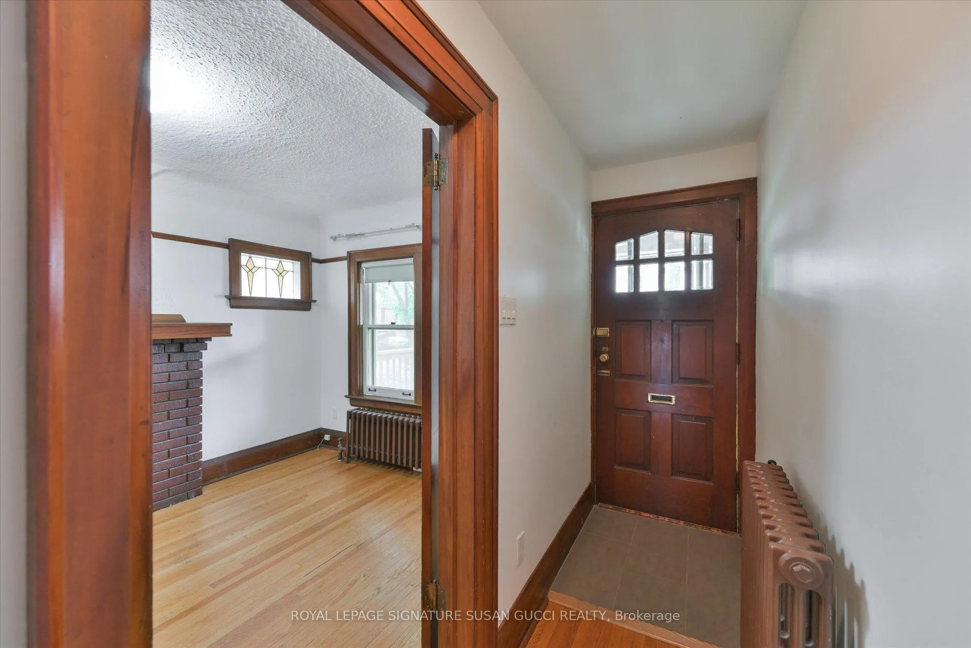 Photo 3 of 20 Bonnie Brae Boulevard, Toronto, Danforth Village-East York — HOMEH