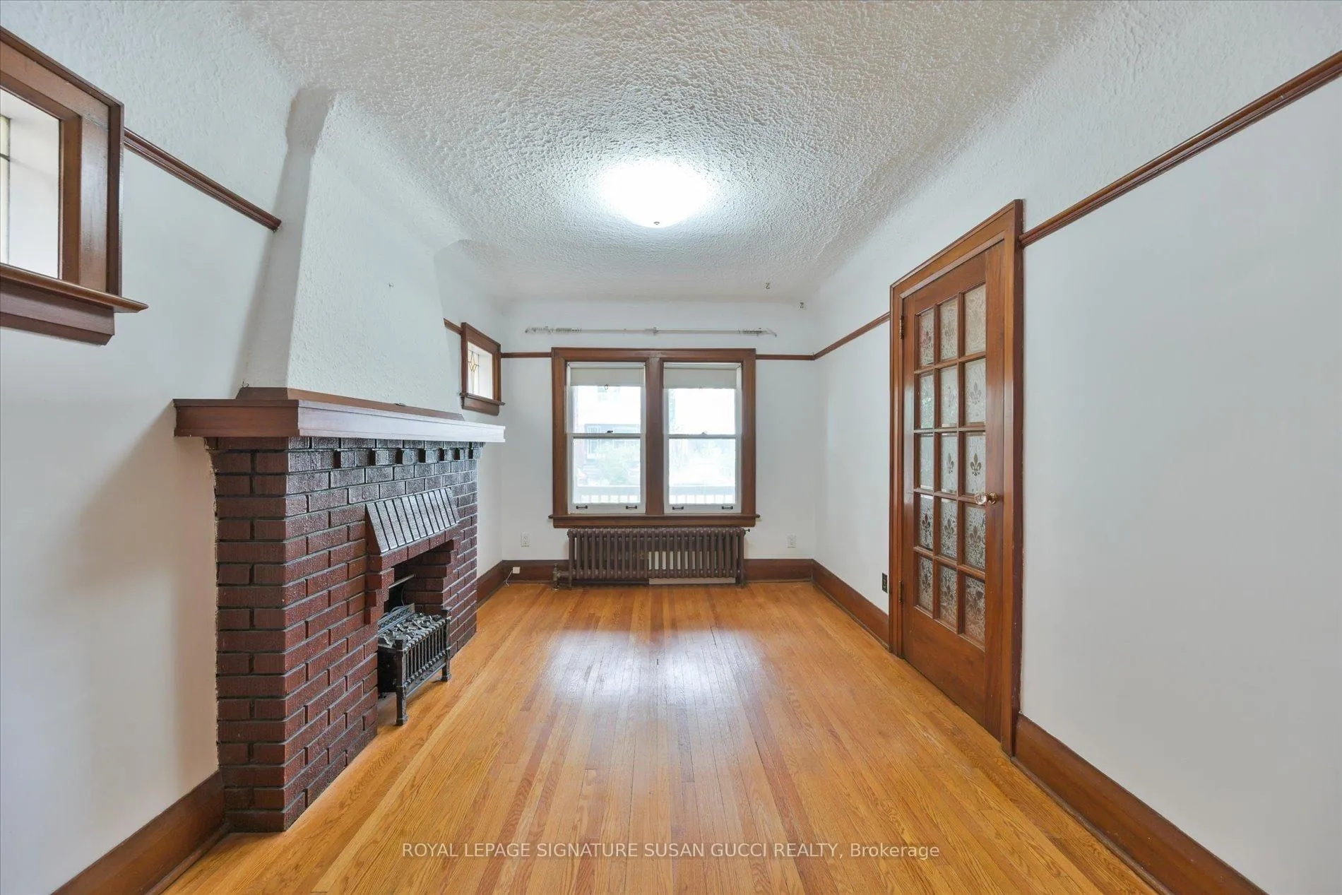 Photo 5 of 20 Bonnie Brae Boulevard, Toronto, Danforth Village-East York — HOMEH