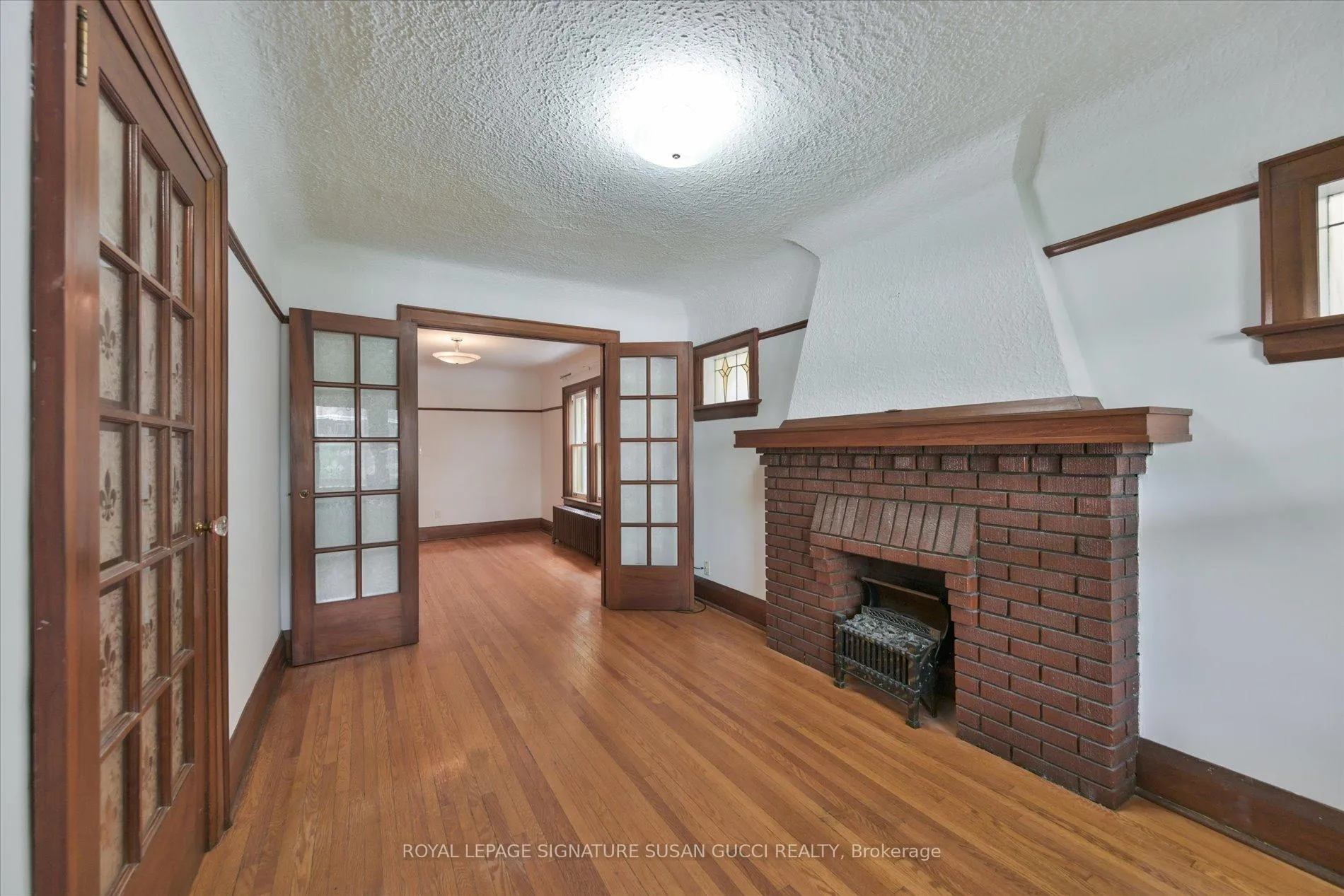 Photo 6 of 20 Bonnie Brae Boulevard, Toronto, Danforth Village-East York — HOMEH