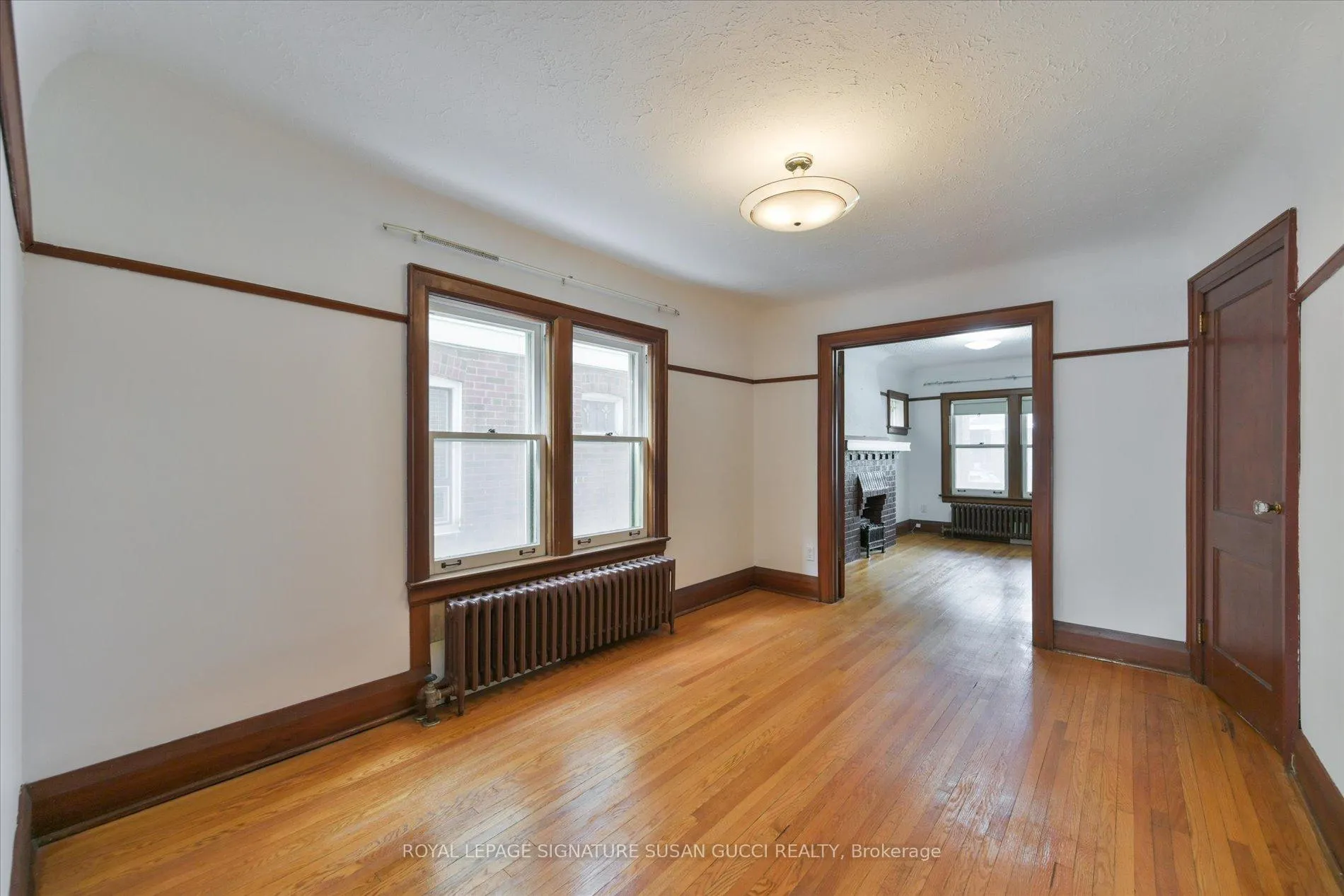 Photo 7 of 20 Bonnie Brae Boulevard, Toronto, Danforth Village-East York — HOMEH
